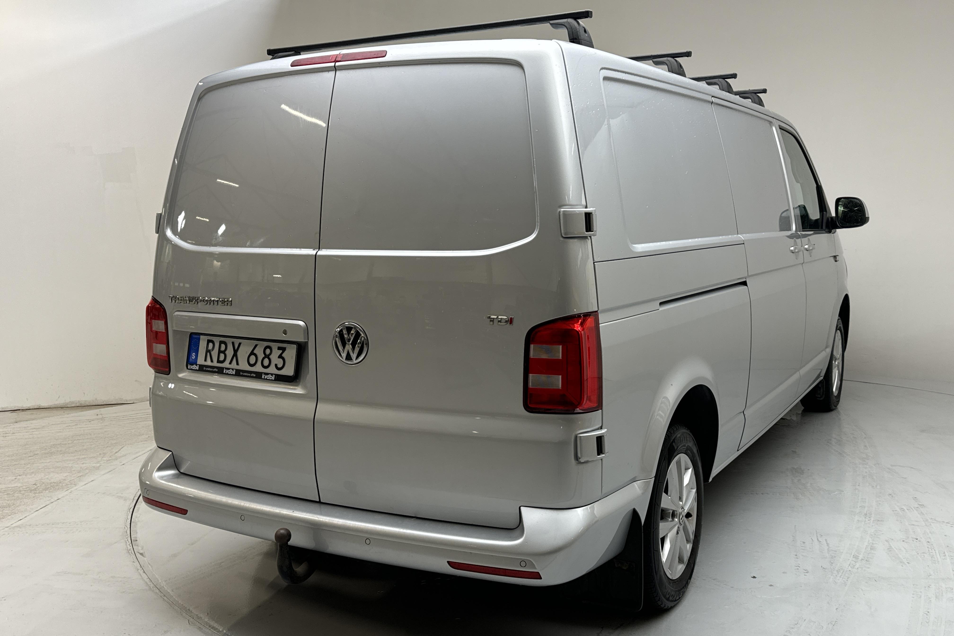 VW Transporter T6 2.0 TDI BMT Skåp (150hk) - 148 420 km - Automatic - silver - 2017