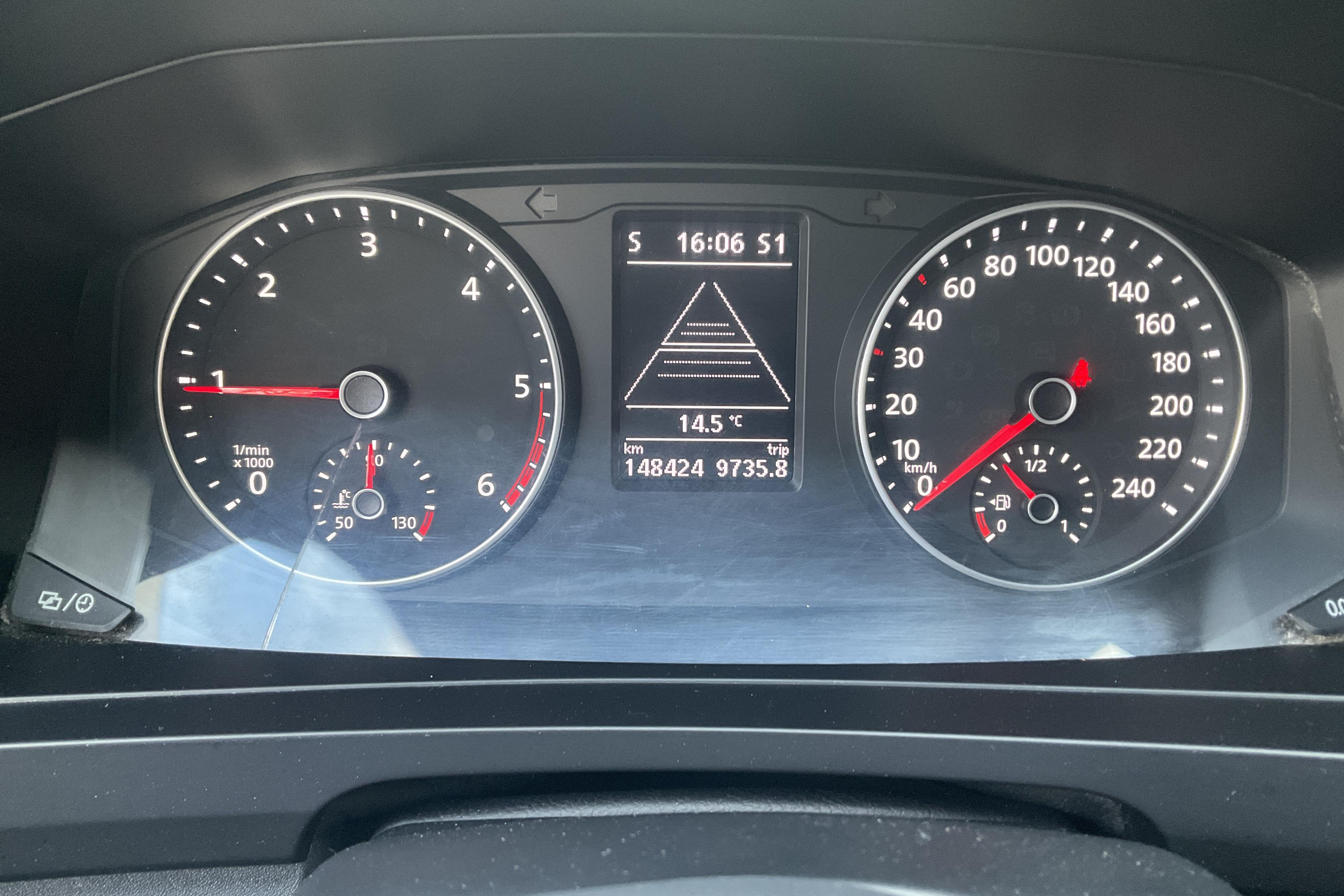 VW Transporter T6 2.0 TDI BMT Skåp (150hk) - 148 420 km - Automatic - silver - 2017