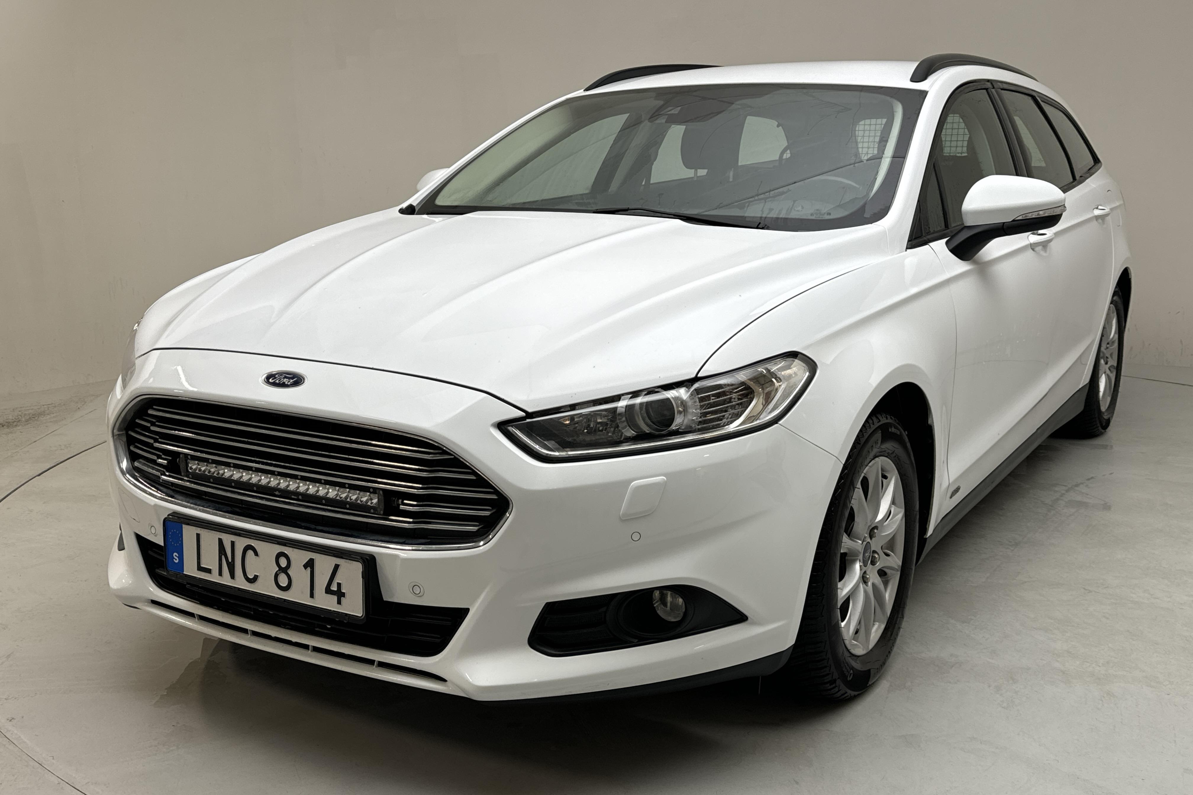 Ford Mondeo 2.0 TDCi AWD Kombi (150hk) - 9 858 mil - Manuell - vit - 2018