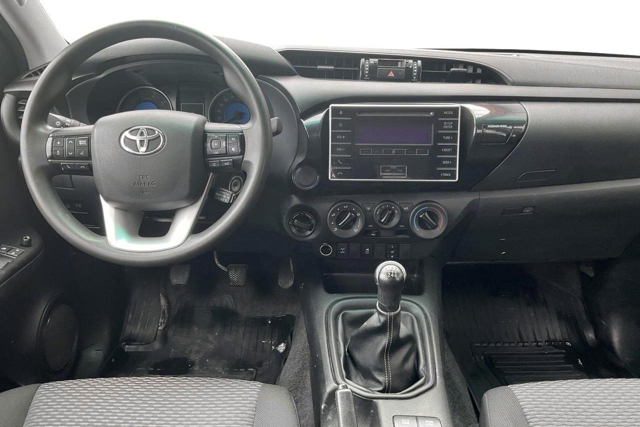 Toyota Hilux 2.4 D 4WD (150hk) - 112 330 km - Käsitsi - valge - 2021