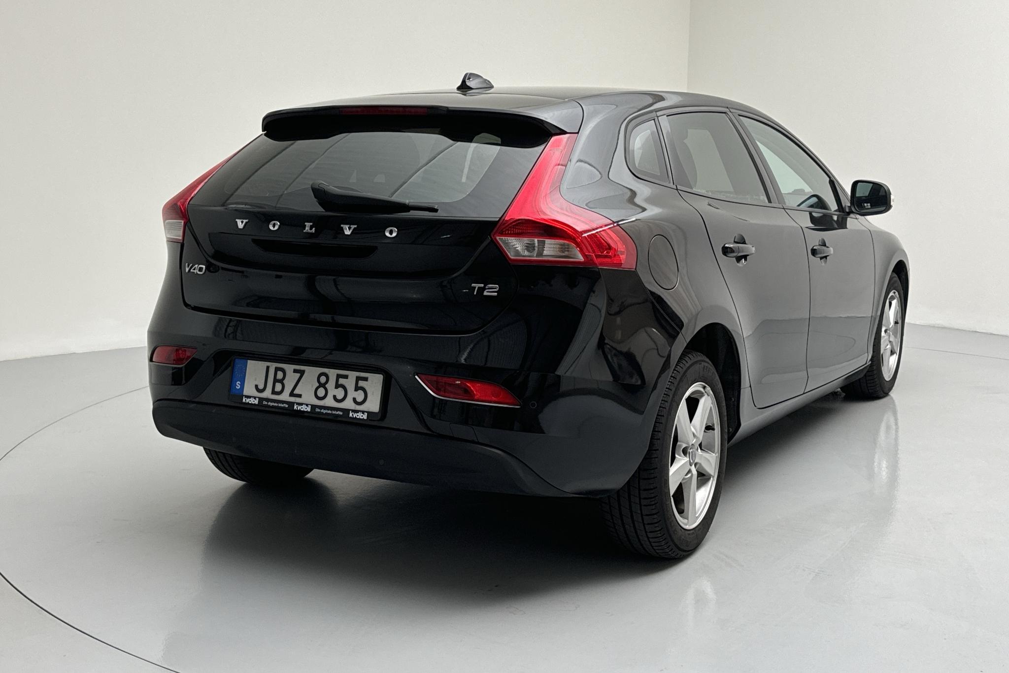 Volvo V40 T2 (122hk) - 9 321 mil - Manuell - svart - 2016