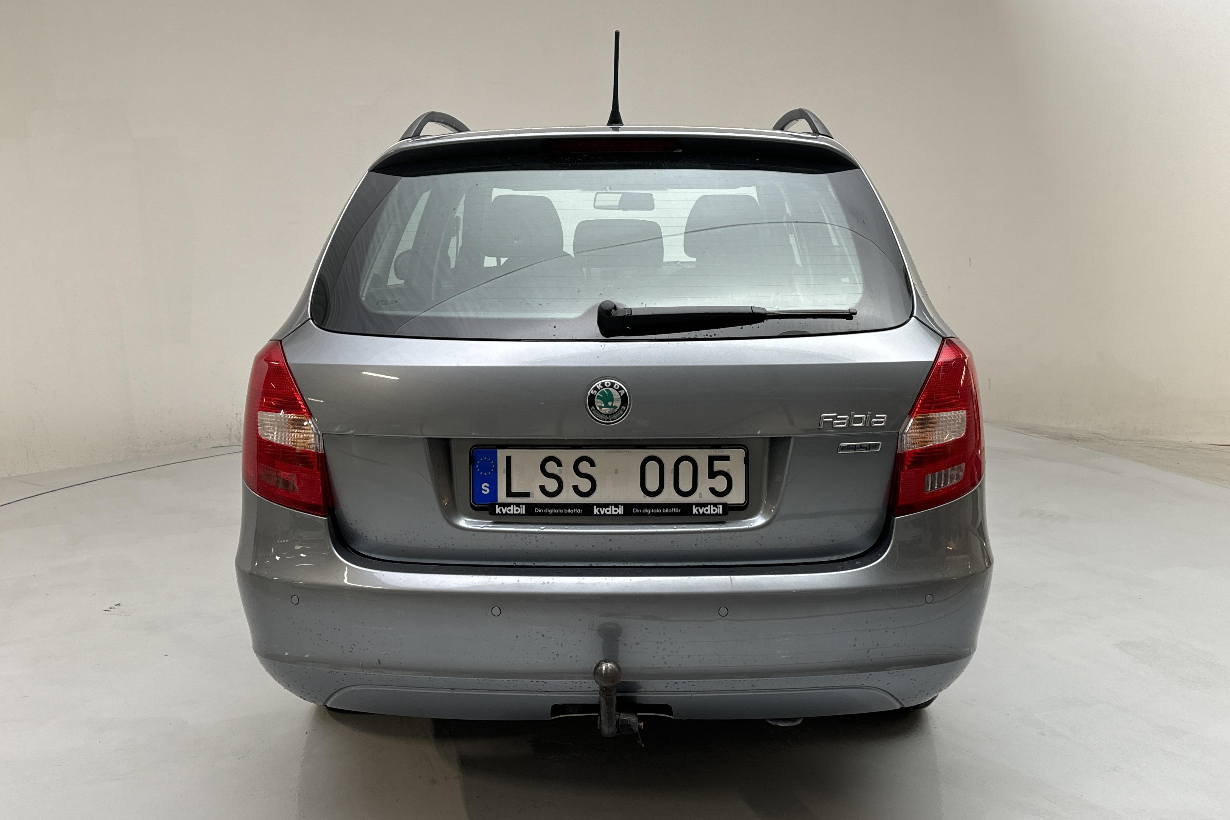 Skoda Fabia 1.2 TSI Combi (86hk) - 11 622 mil - Manuell - silver - 2013