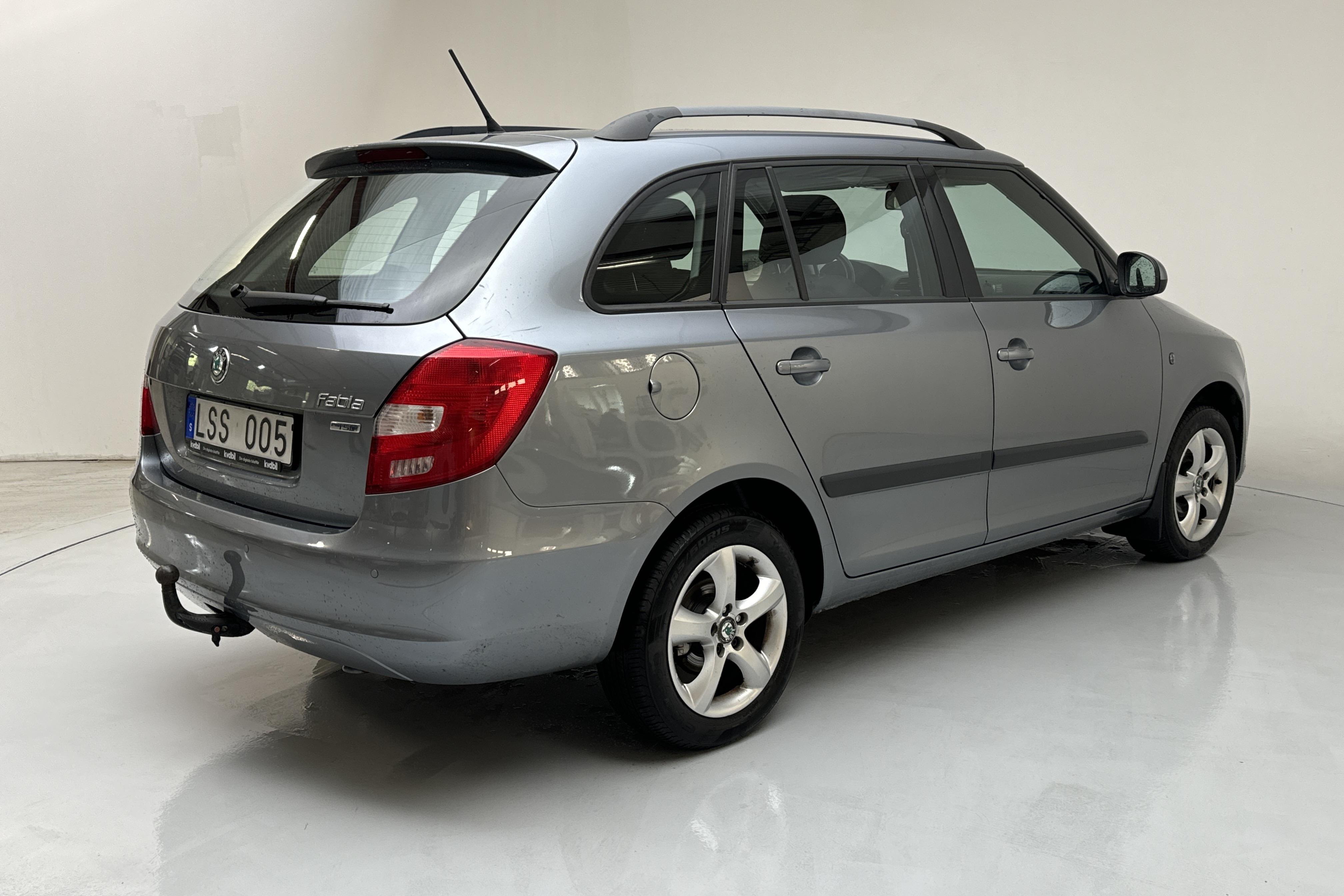 Skoda Fabia 1.2 TSI Combi (86hk) - 116 220 km - Manual - silver - 2013