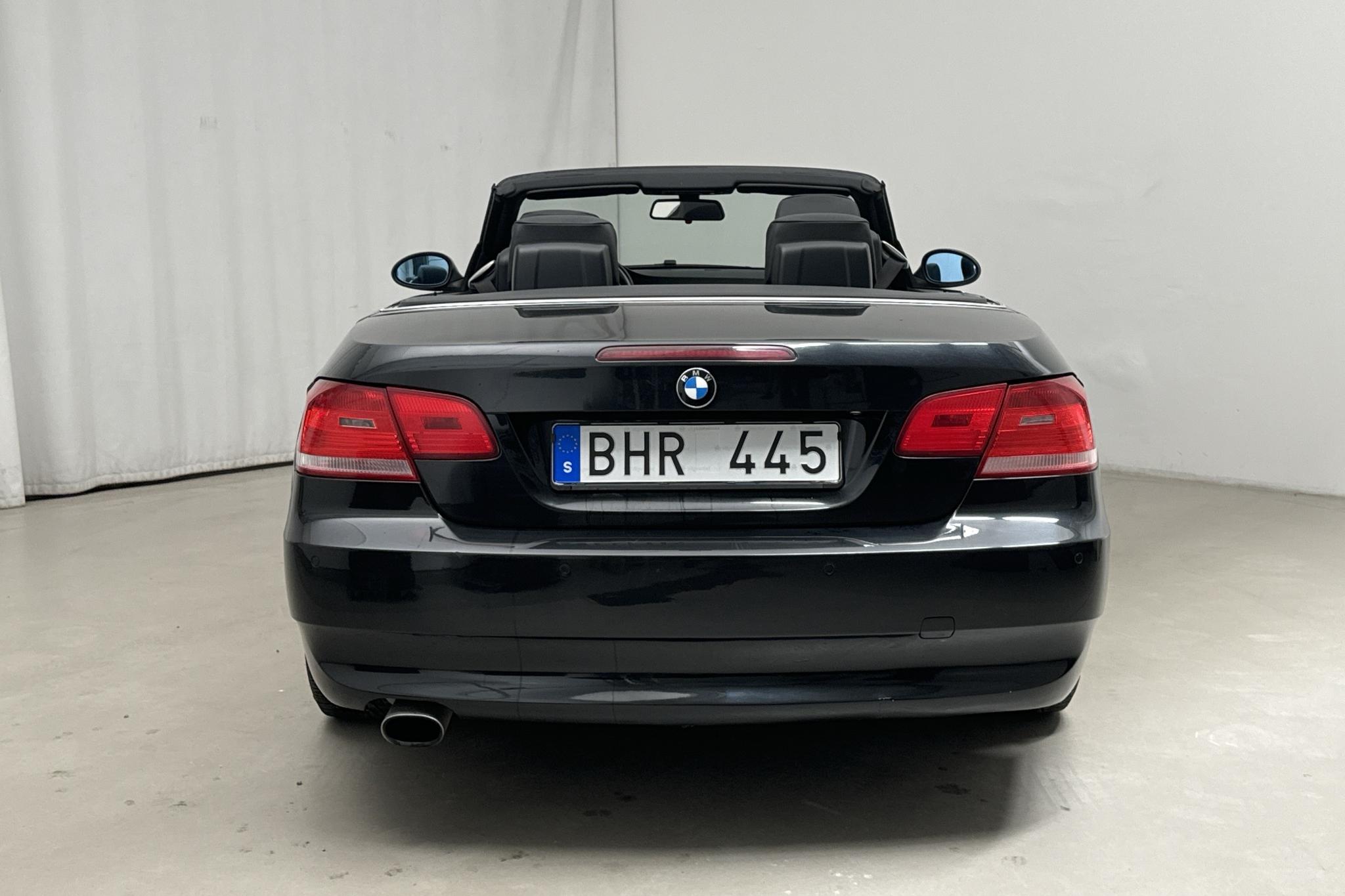 BMW 320i Cabriolet, E93 (170hk) - 148 920 km - Manualna - czarny - 2007