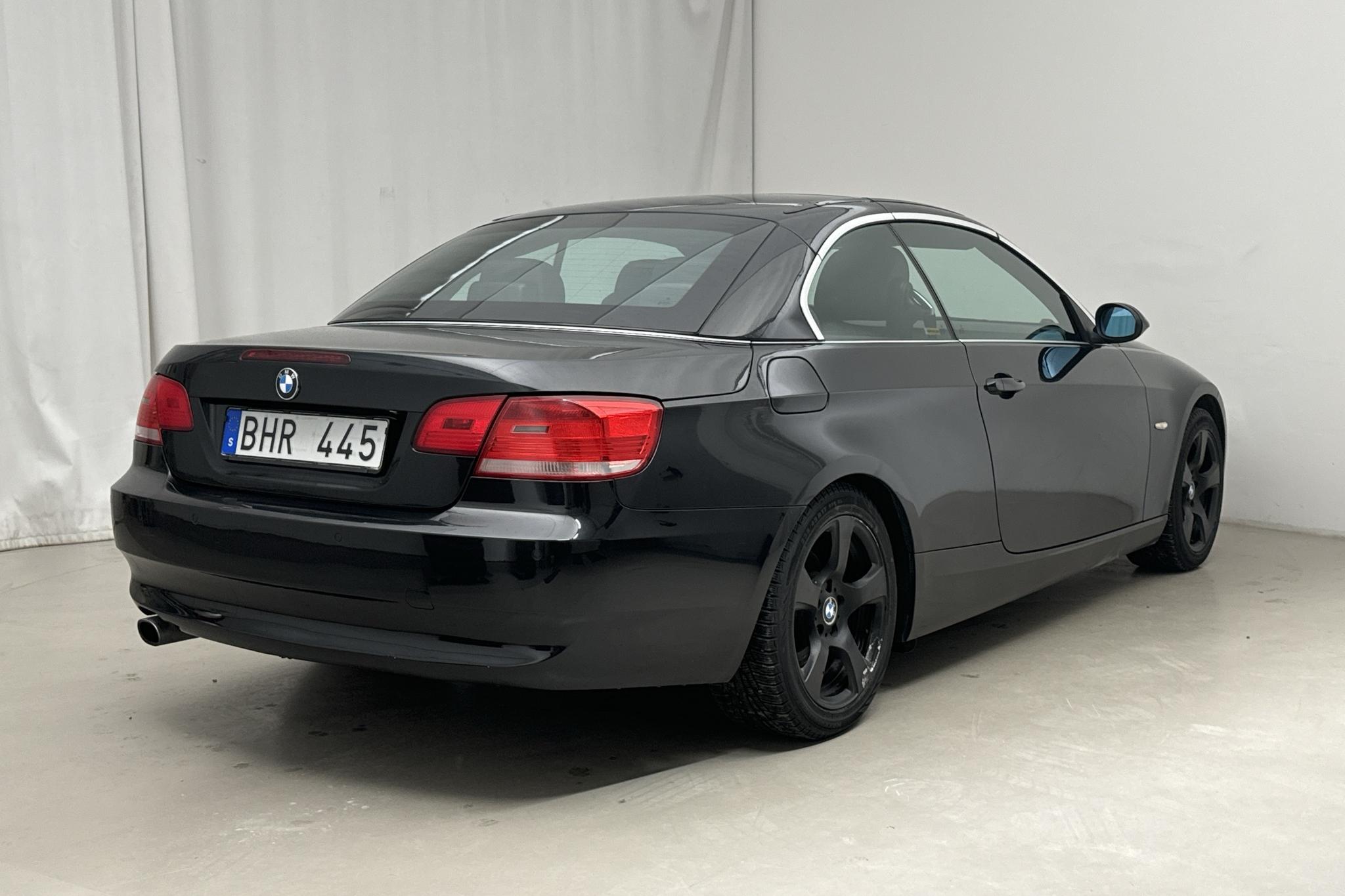 BMW 320i Cabriolet, E93 (170hk) - 148 920 km - Manualna - czarny - 2007