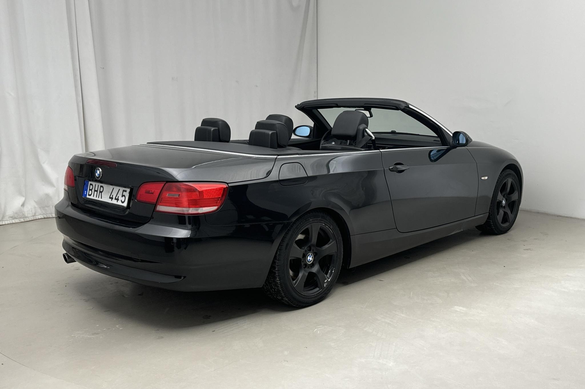 BMW 320i Cabriolet, E93 (170hk) - 148 920 km - Manualna - czarny - 2007