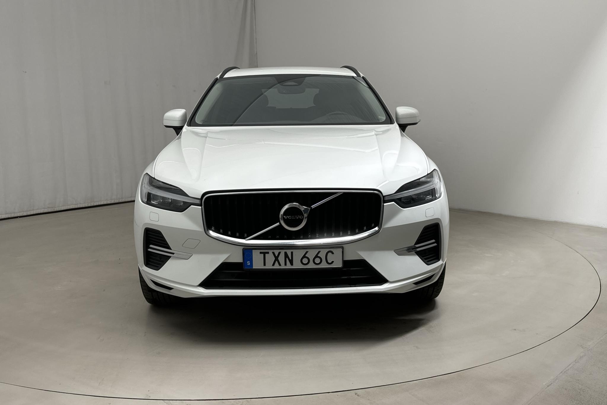 Volvo XC60 B5 2WD Mildhybrid, Bensin (250hk) - 120 560 km - Automatyczna - biały - 2022