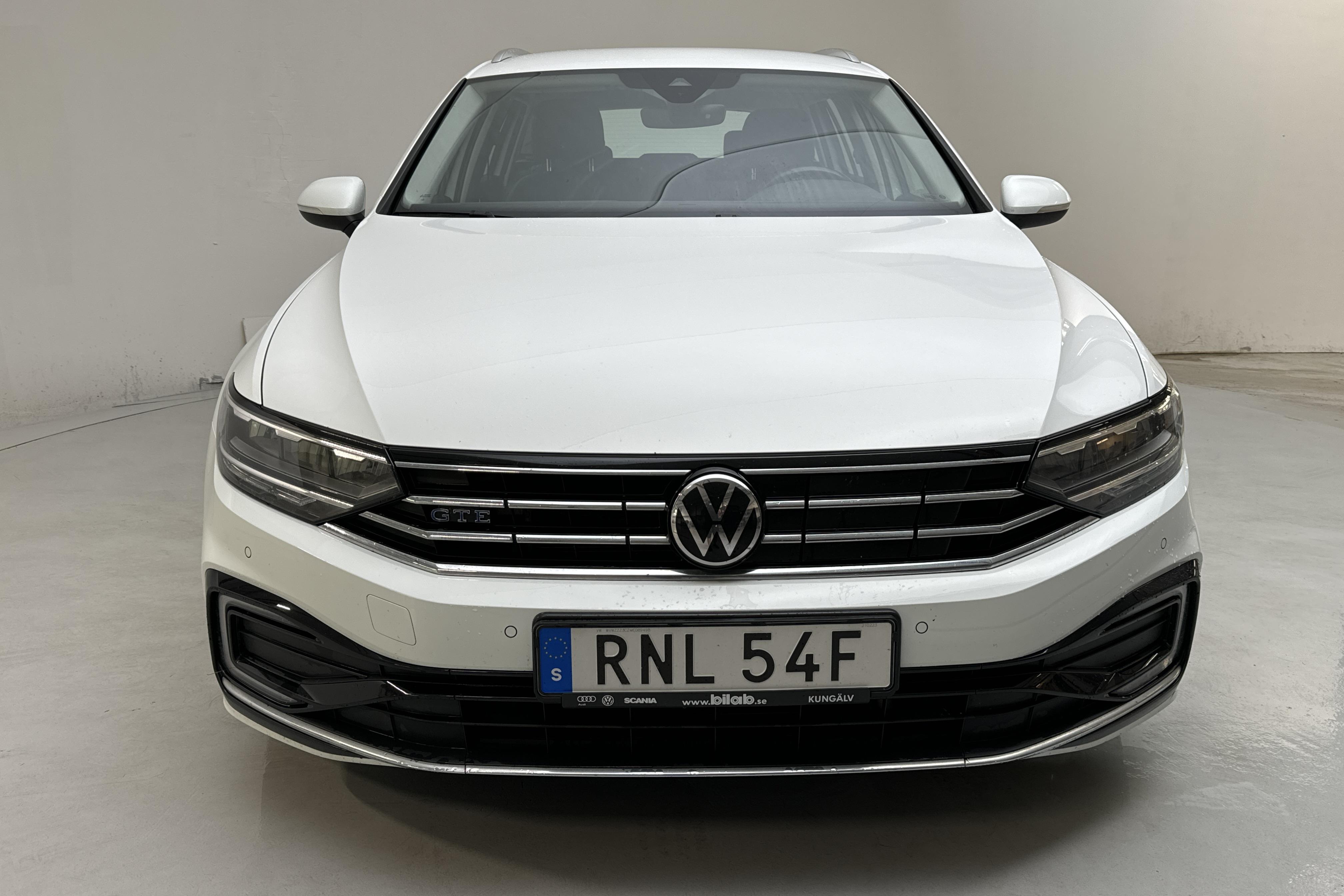 VW Passat 1.4 GTE Sportscombi (218hk) - 89 410 km - Automatic - white - 2021