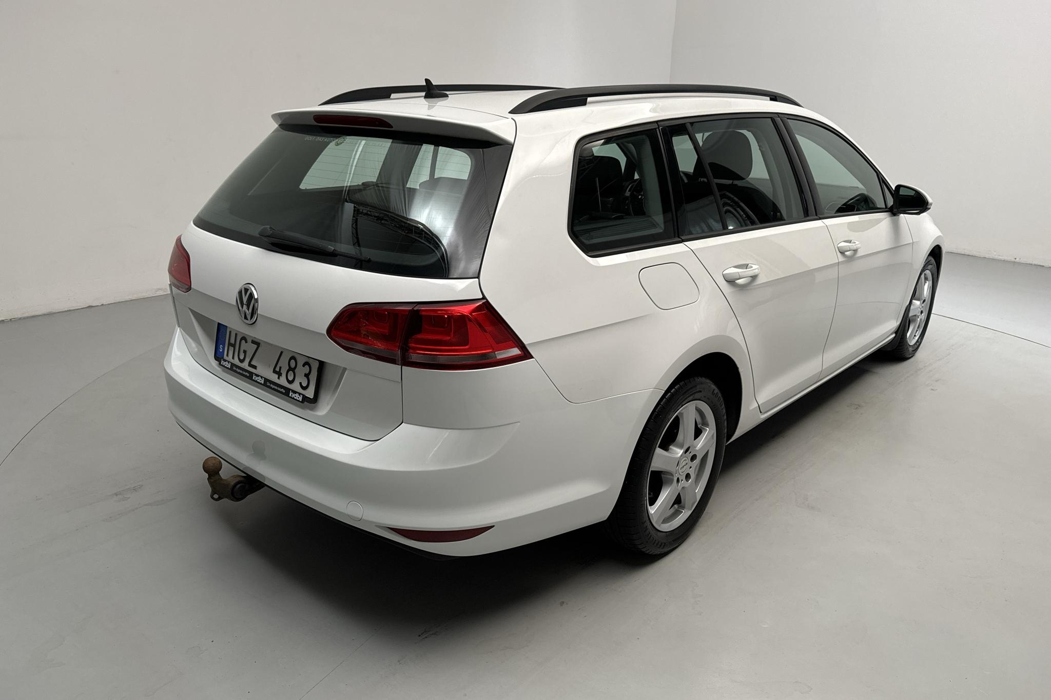 VW Golf VII 1.2 TSI Sportscombi (105hk) - 180 300 km - Käsitsi - valge - 2014