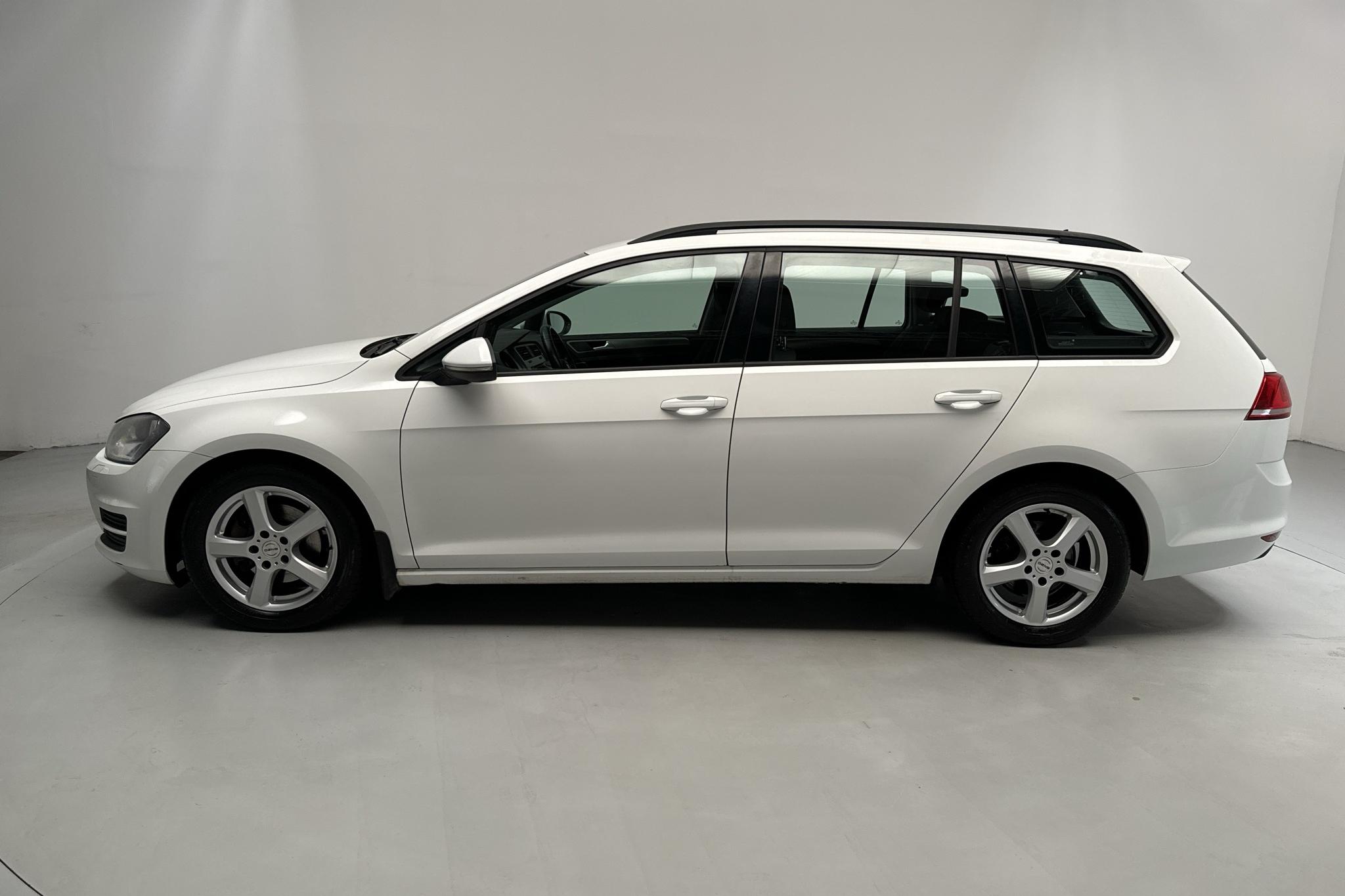 VW Golf VII 1.2 TSI Sportscombi (105hk) - 180 300 km - Manual - white - 2014