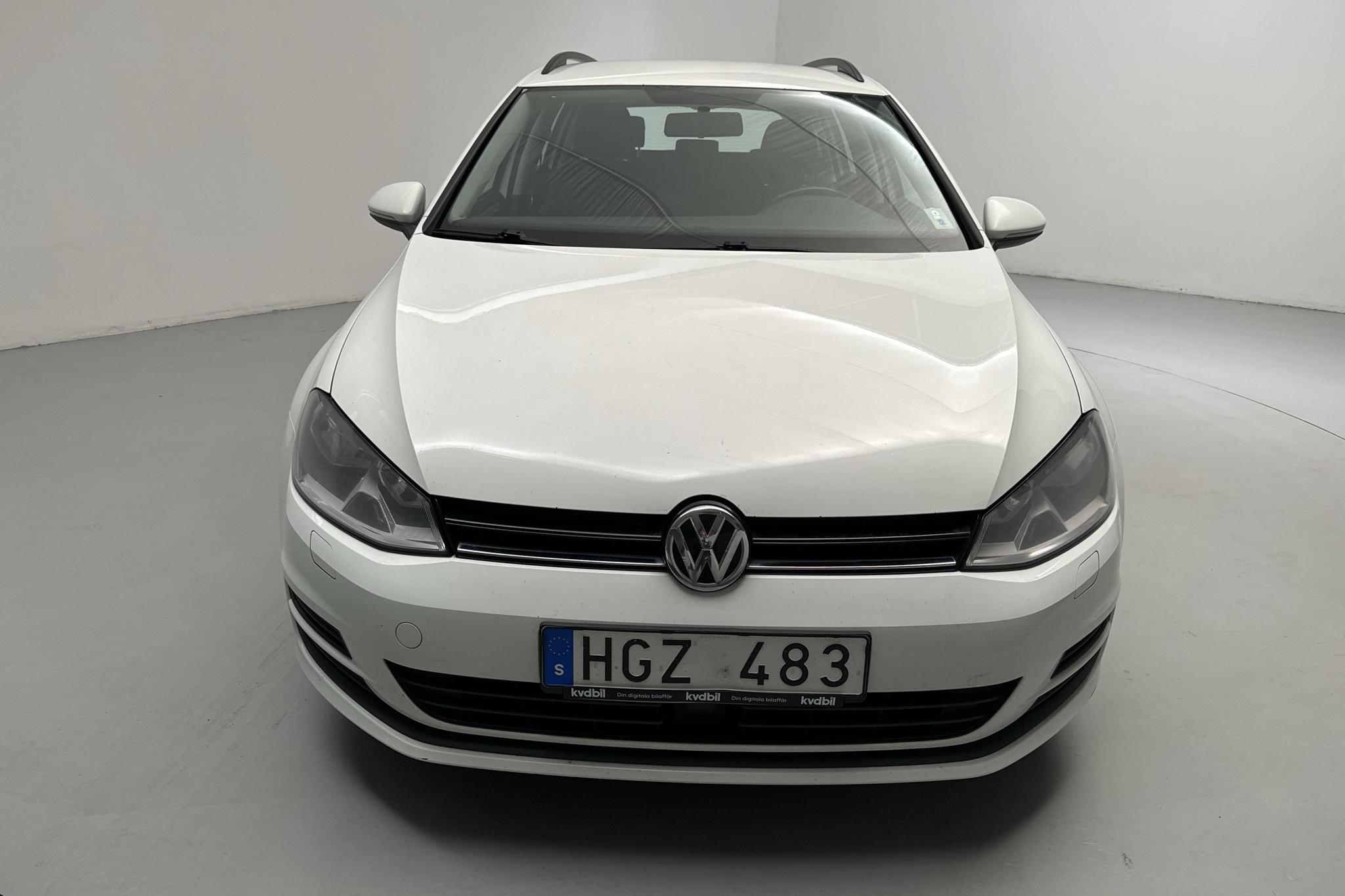 VW Golf VII 1.2 TSI Sportscombi (105hk) - 18 030 mil - Manuell - vit - 2014