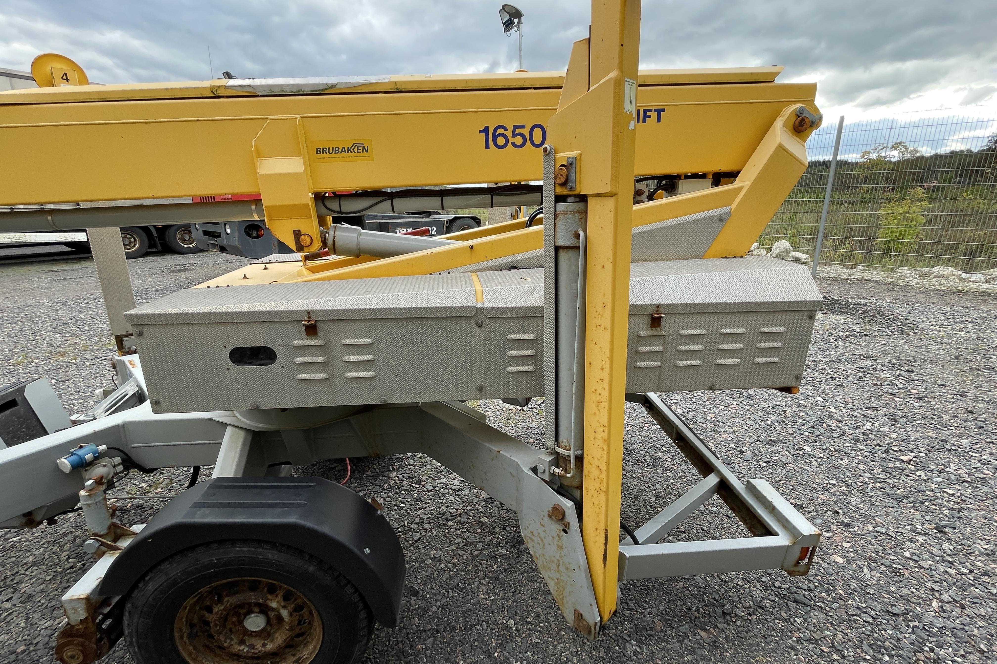 OMME LIFT 1650 E -  - gul - 2014