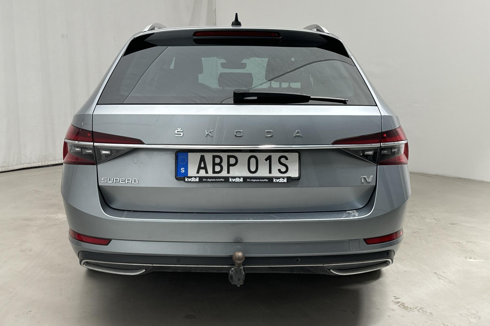 Skoda Superb 1.4 TSI PHEV Kombi (218hk) - 7 601 mil - Automat - grå - 2020