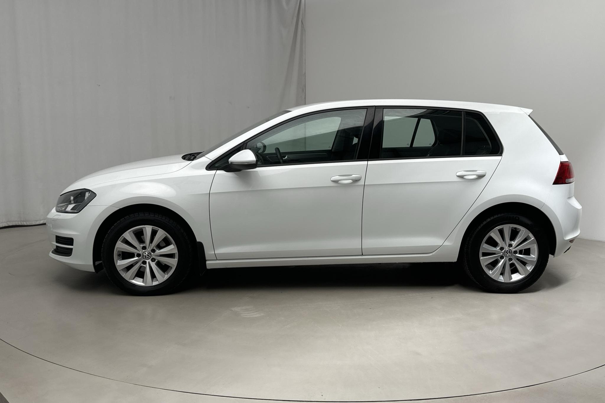 VW Golf VII 1.2 TSI 5dr (105hk) - 87 490 km - Automatic - white - 2015