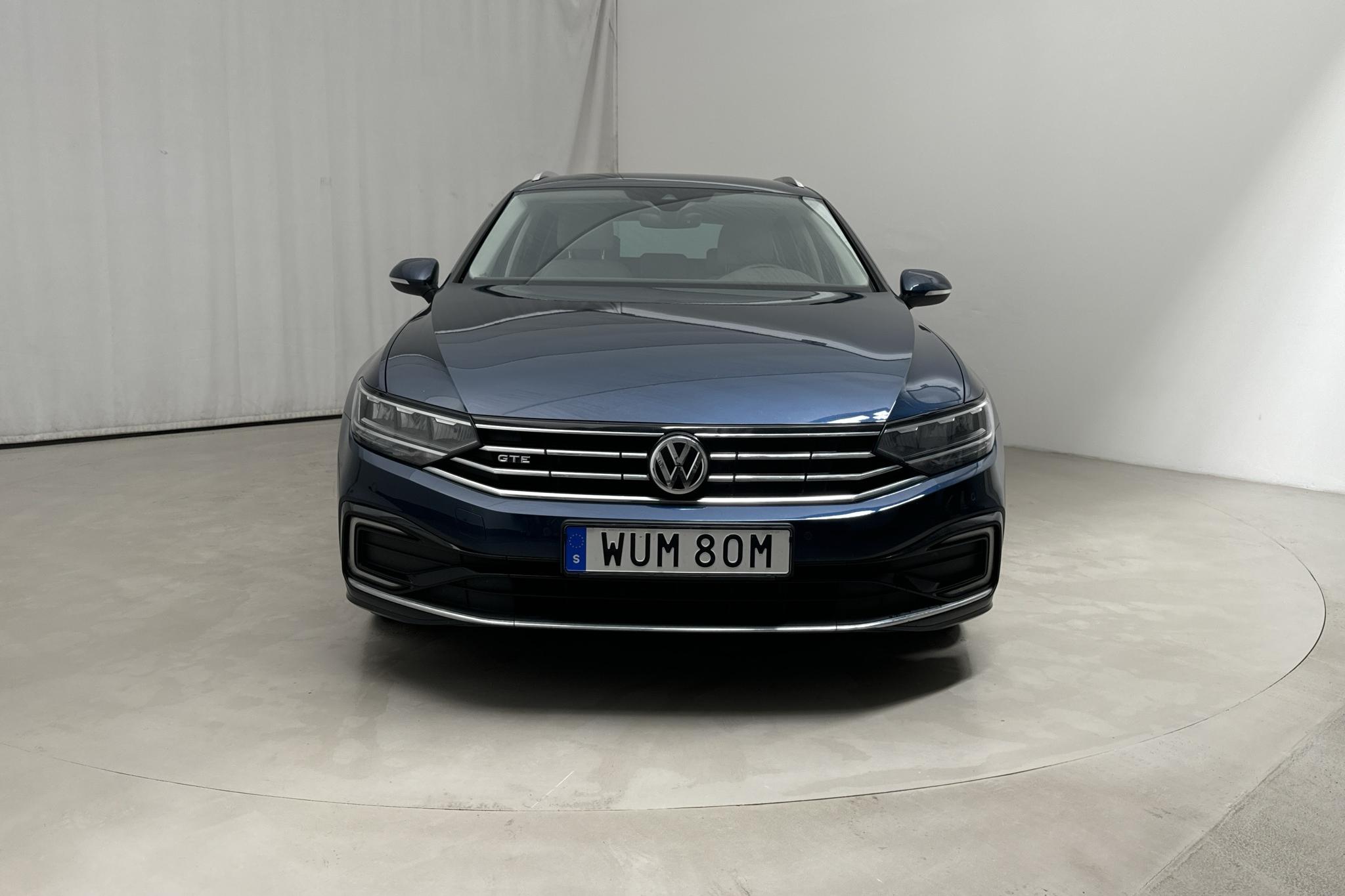 VW Passat 1.4 GTE Sportscombi (218hk) - 8 199 mil - Automat - blå - 2020