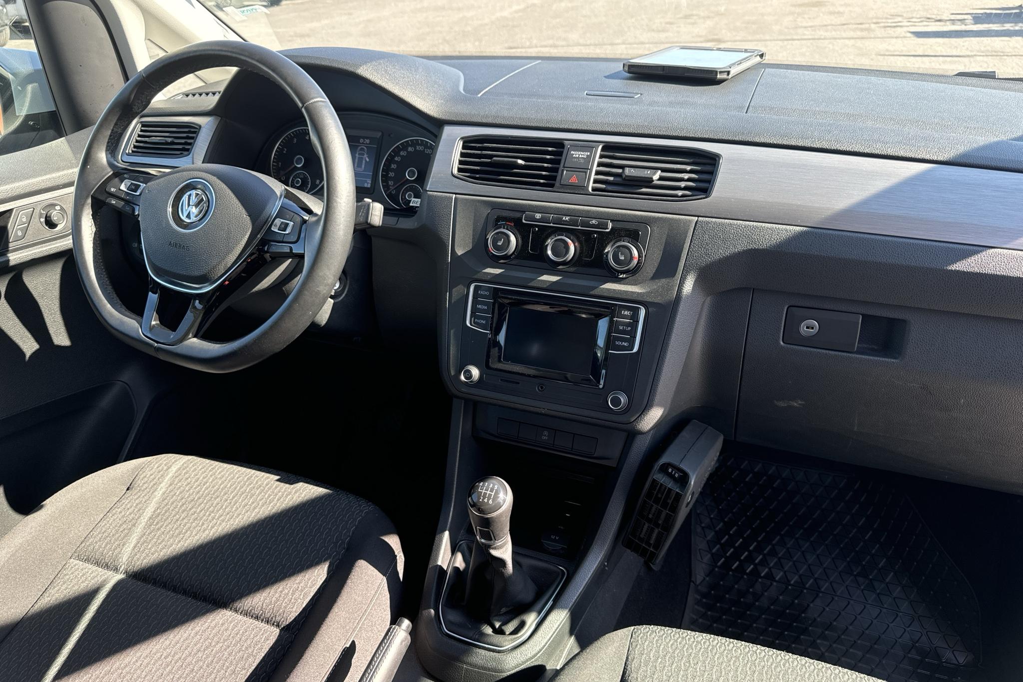 VW Caddy Life 1.4 TGI (110hk) - 30 510 km - Manuaalinen - valkoinen - 2018