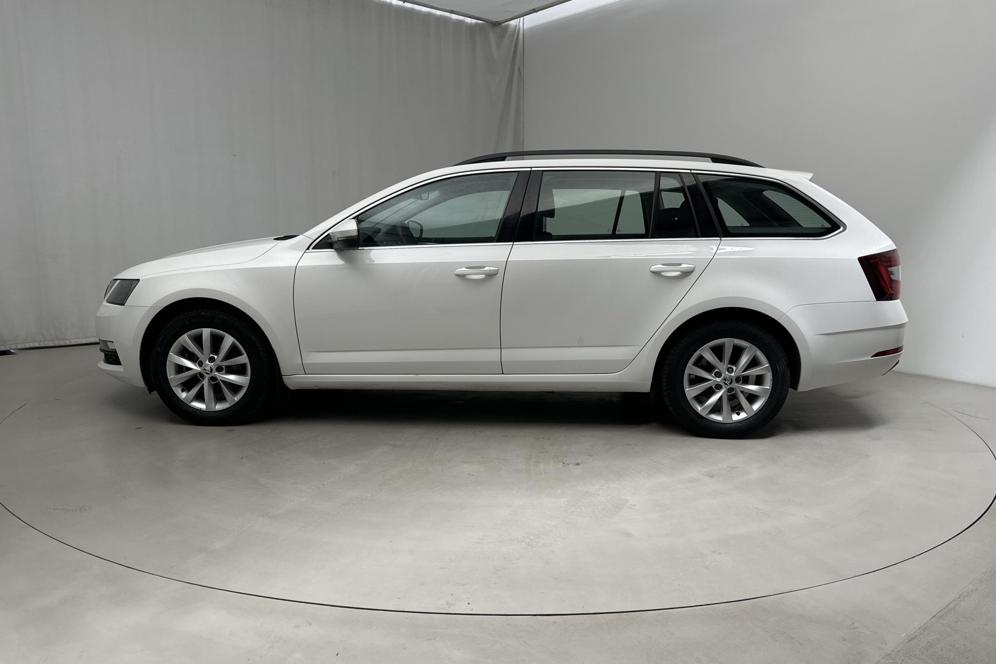 Skoda Octavia III 1.5 TSI G-TEC Combi (130hk) - 39 460 km - Automatic - white - 2019