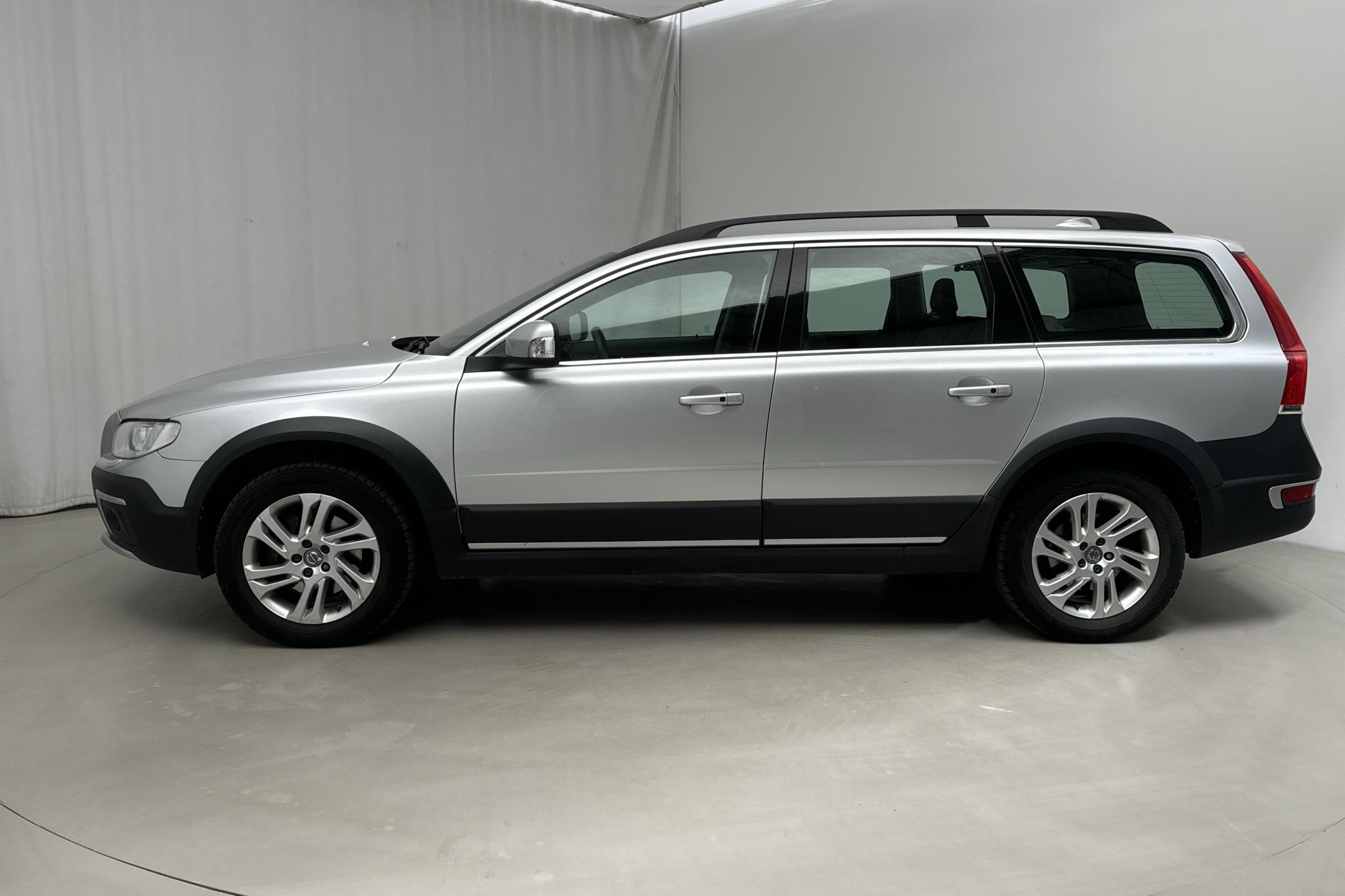 Volvo XC70 II D4 AWD (181hk) - 201 580 km - Automaattinen - hopea - 2016