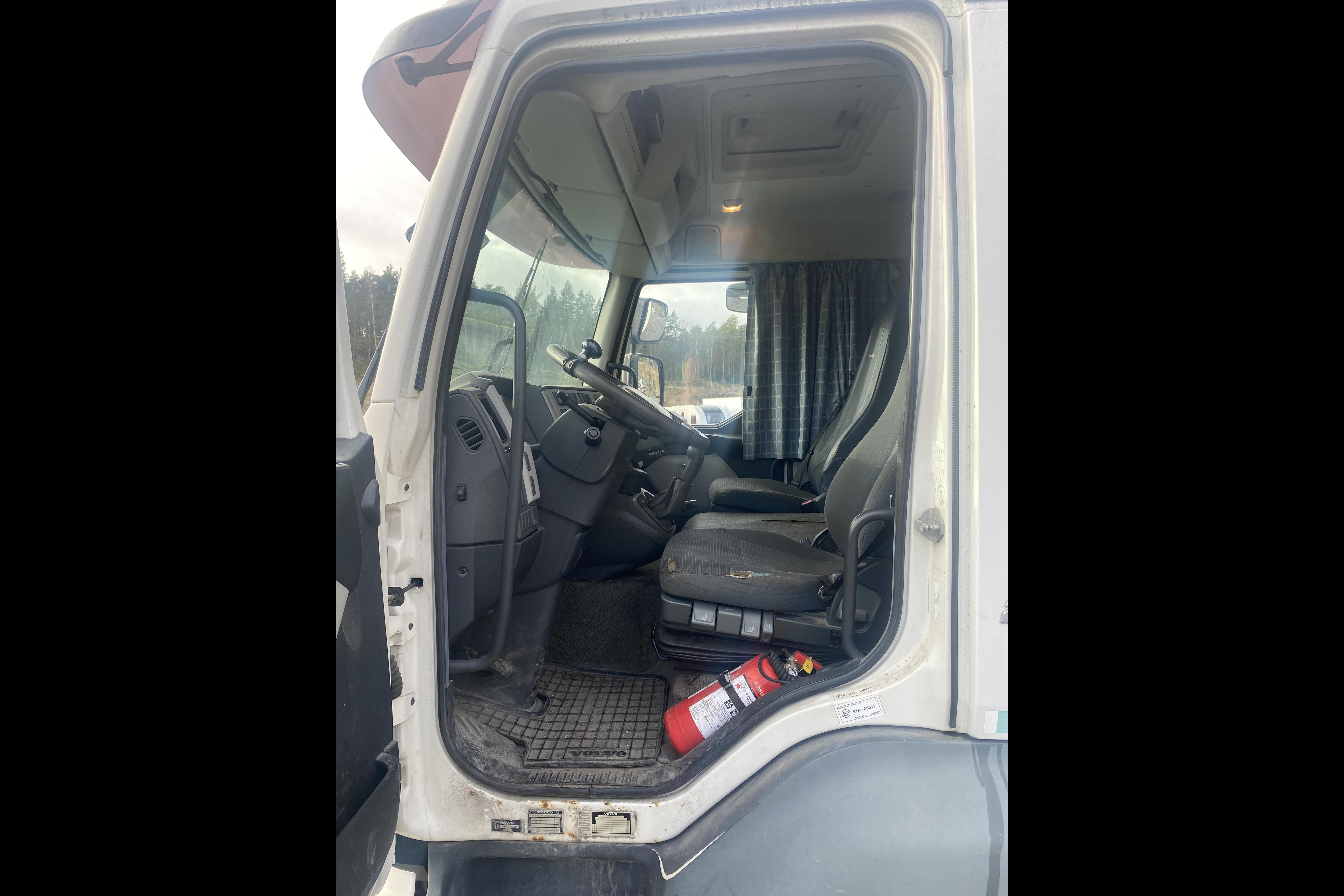 Volvo FL280 - 144 191 km - Manuell - vit - 2007