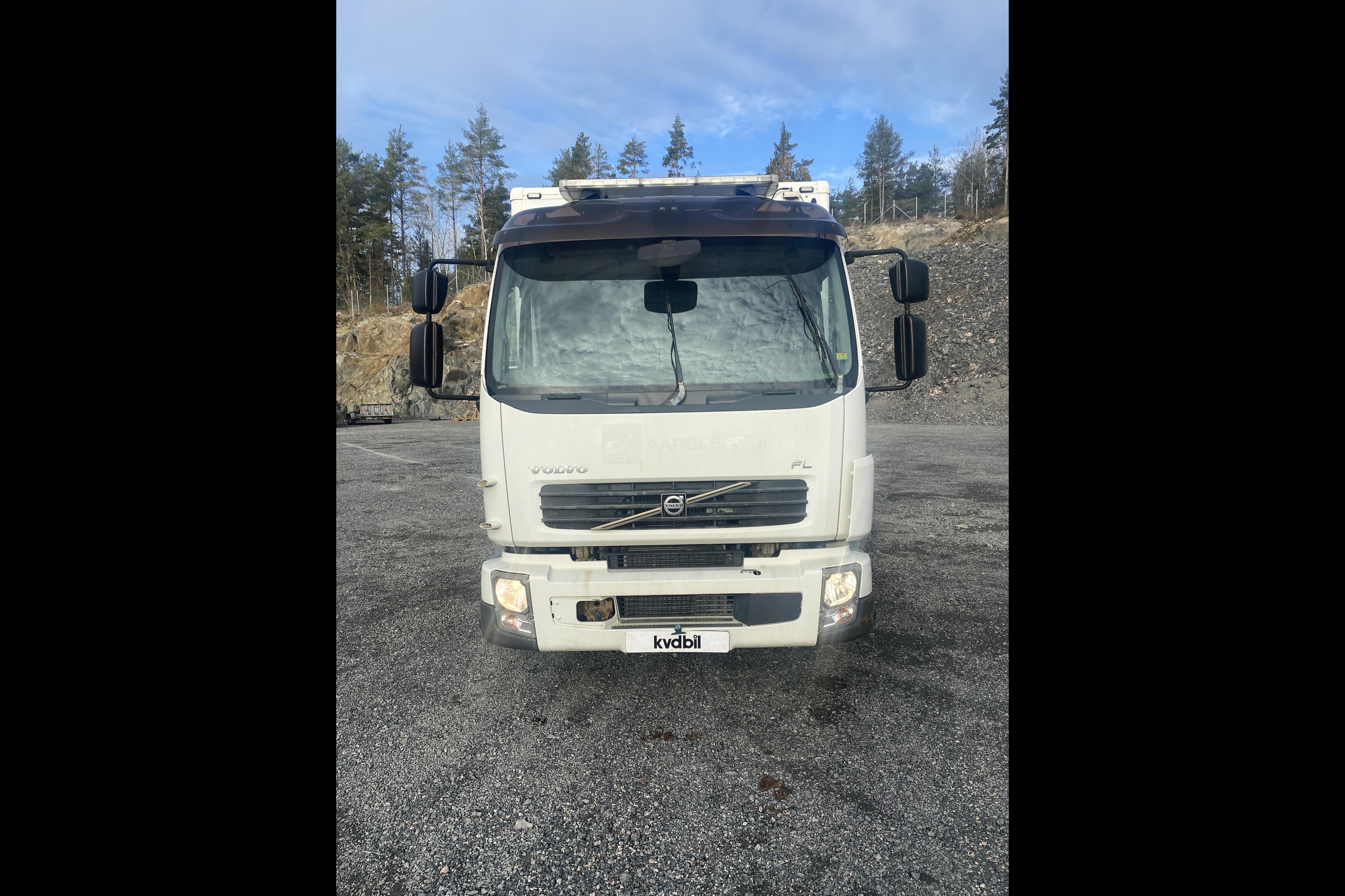 Volvo FL280 - 144 191 km - Manuell - vit - 2007