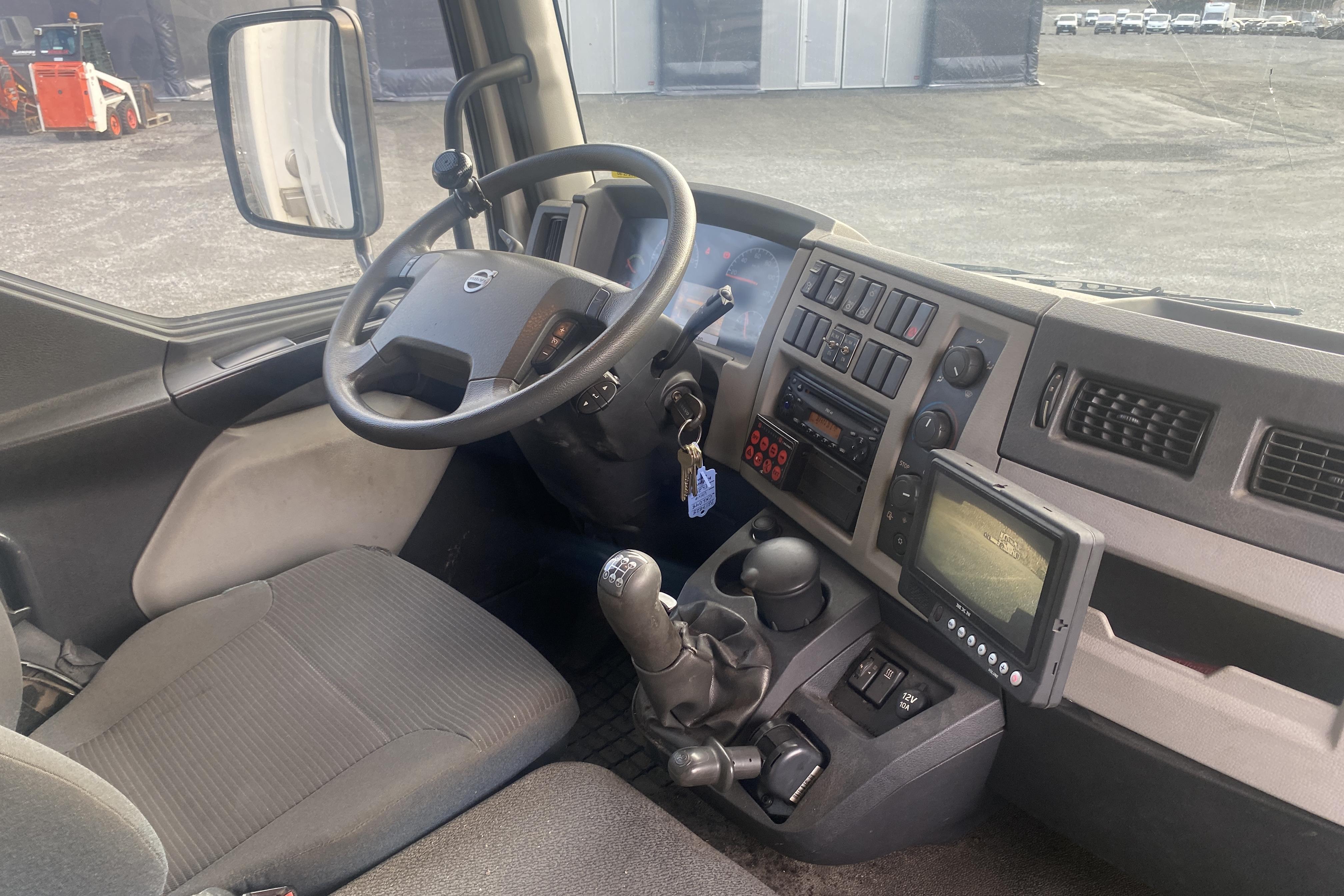 Volvo FL280 - 144 191 km - Manuell - vit - 2007