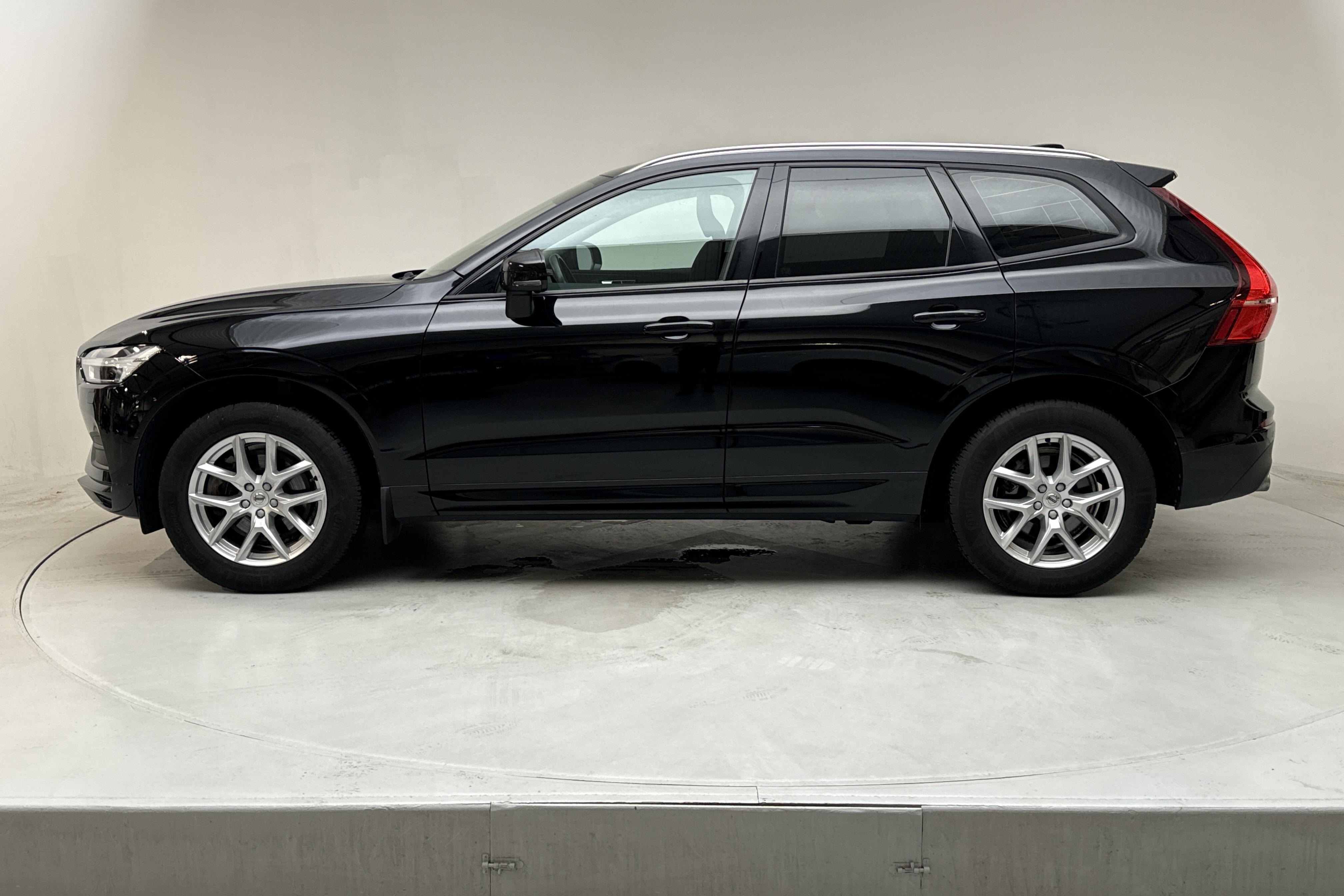 Volvo XC60 T5 AWD (250hk) - 100 980 km - Automaatne - must - 2019