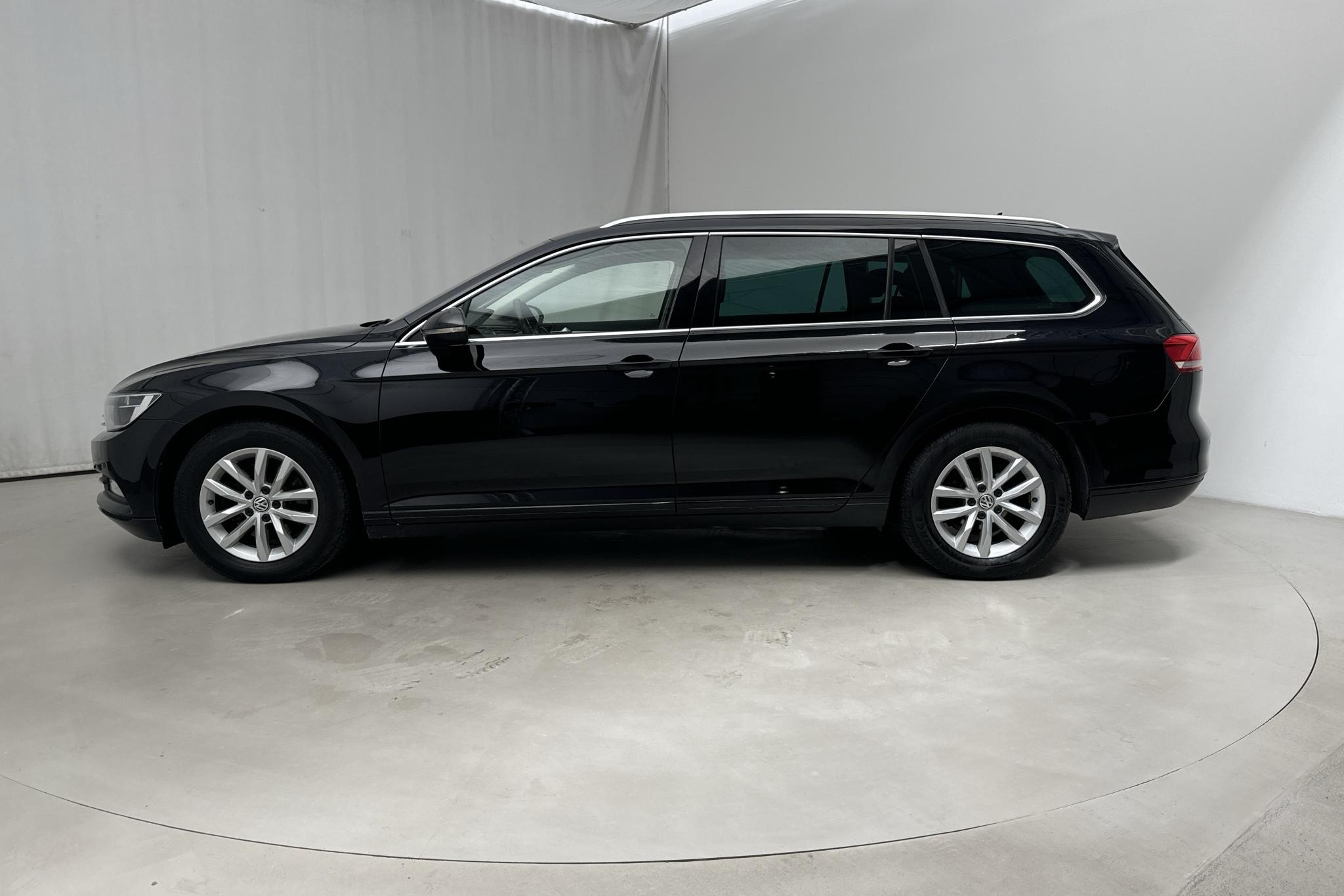 VW Passat 2.0 TDI Sportscombi (150hk) - 160 130 km - Automatic - black - 2015