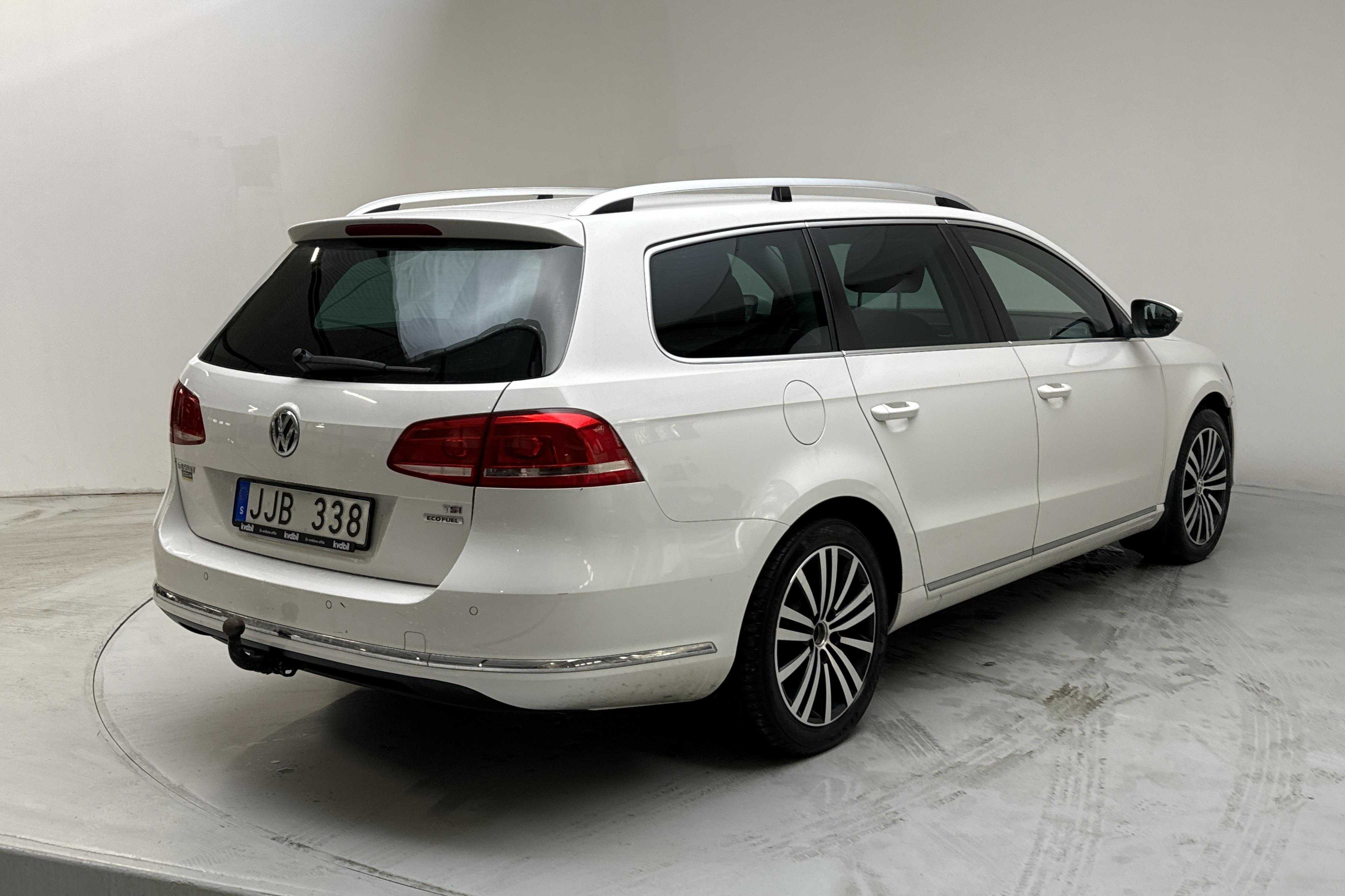 VW Passat 1.4 TSI EcoFuel Variant (150hk) - 181 160 km - Automatic - white - 2014