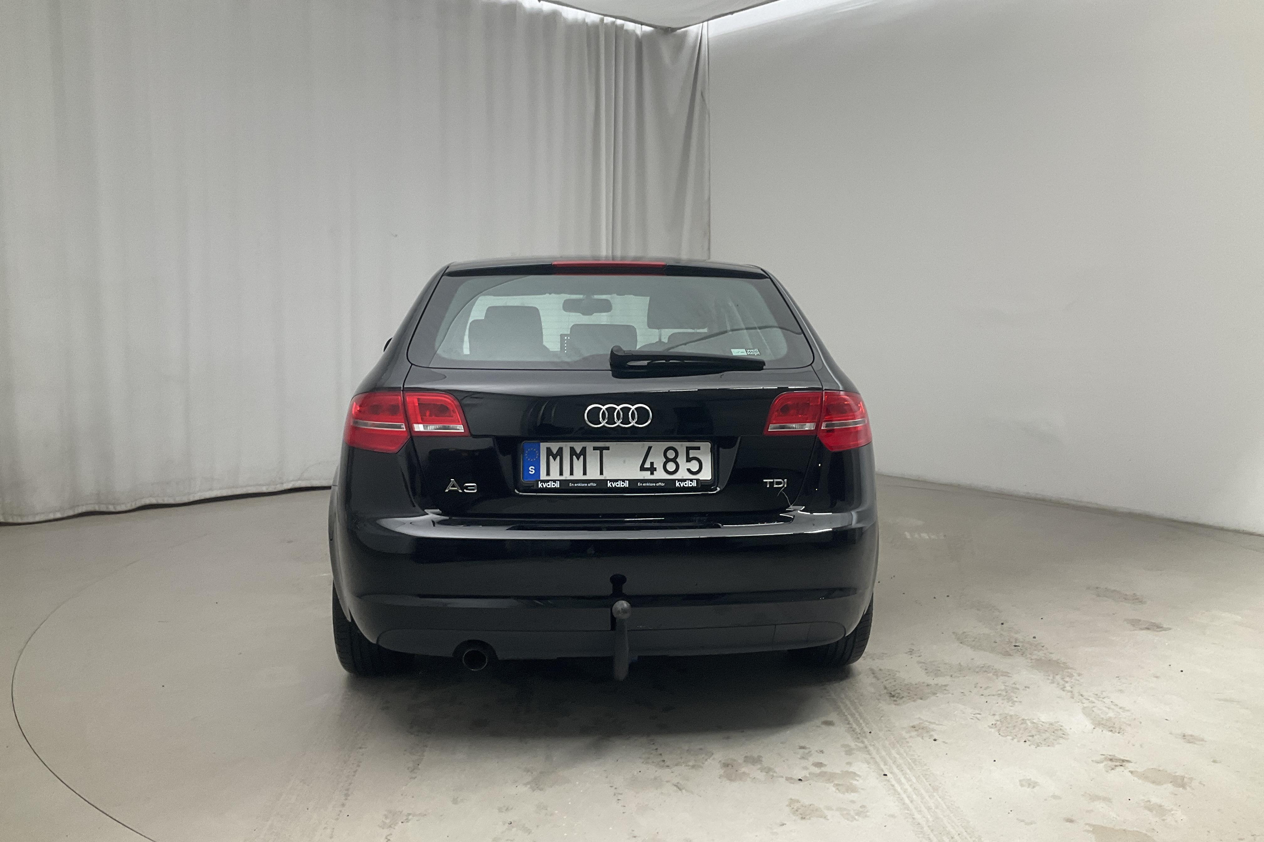 Audi A3 1.6 TDI Sportback (105hk) - 175 660 km - Käsitsi - must - 2013