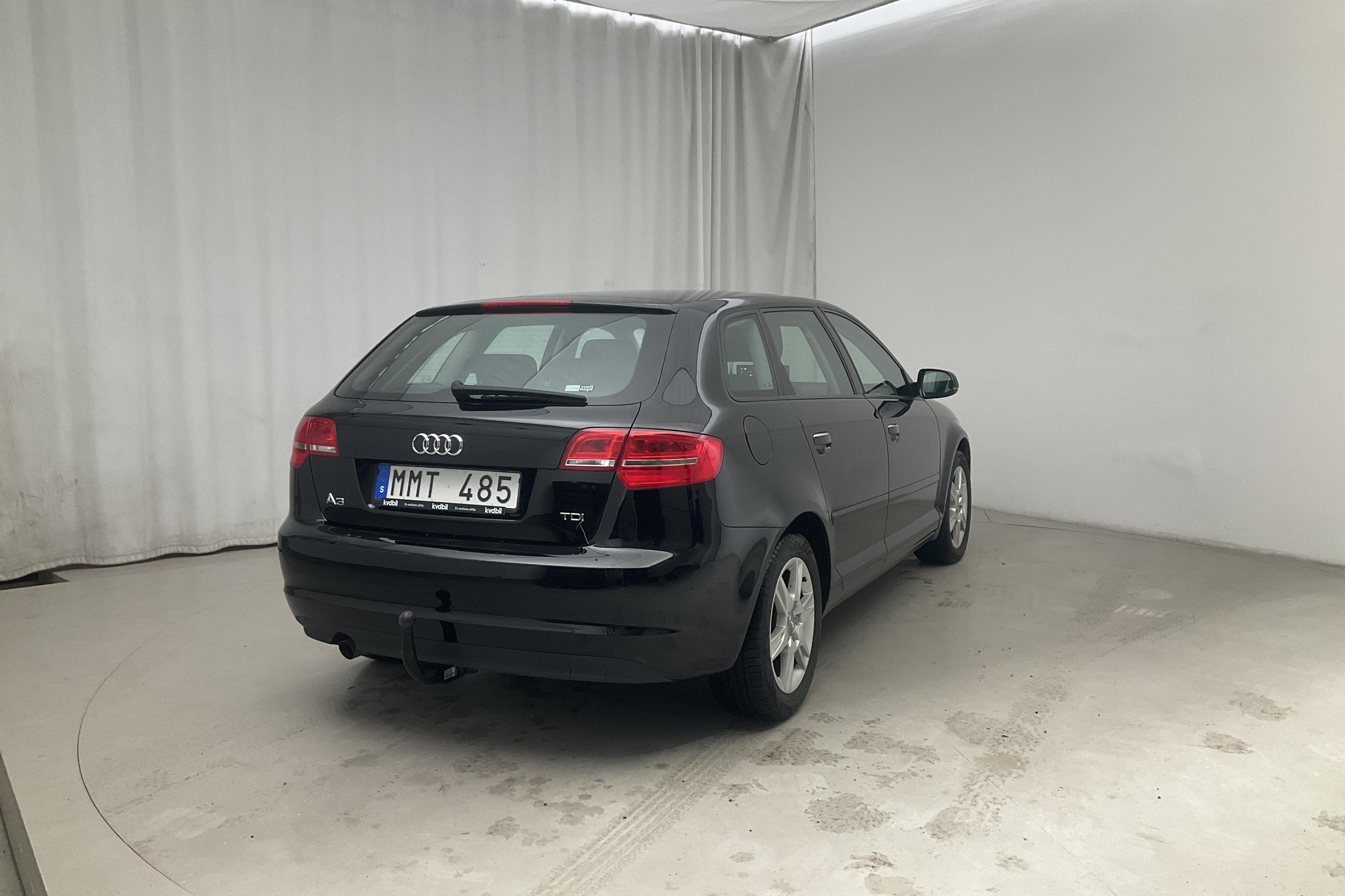 Audi A3 1.6 TDI Sportback (105hk) - 175 660 km - Käsitsi - must - 2013