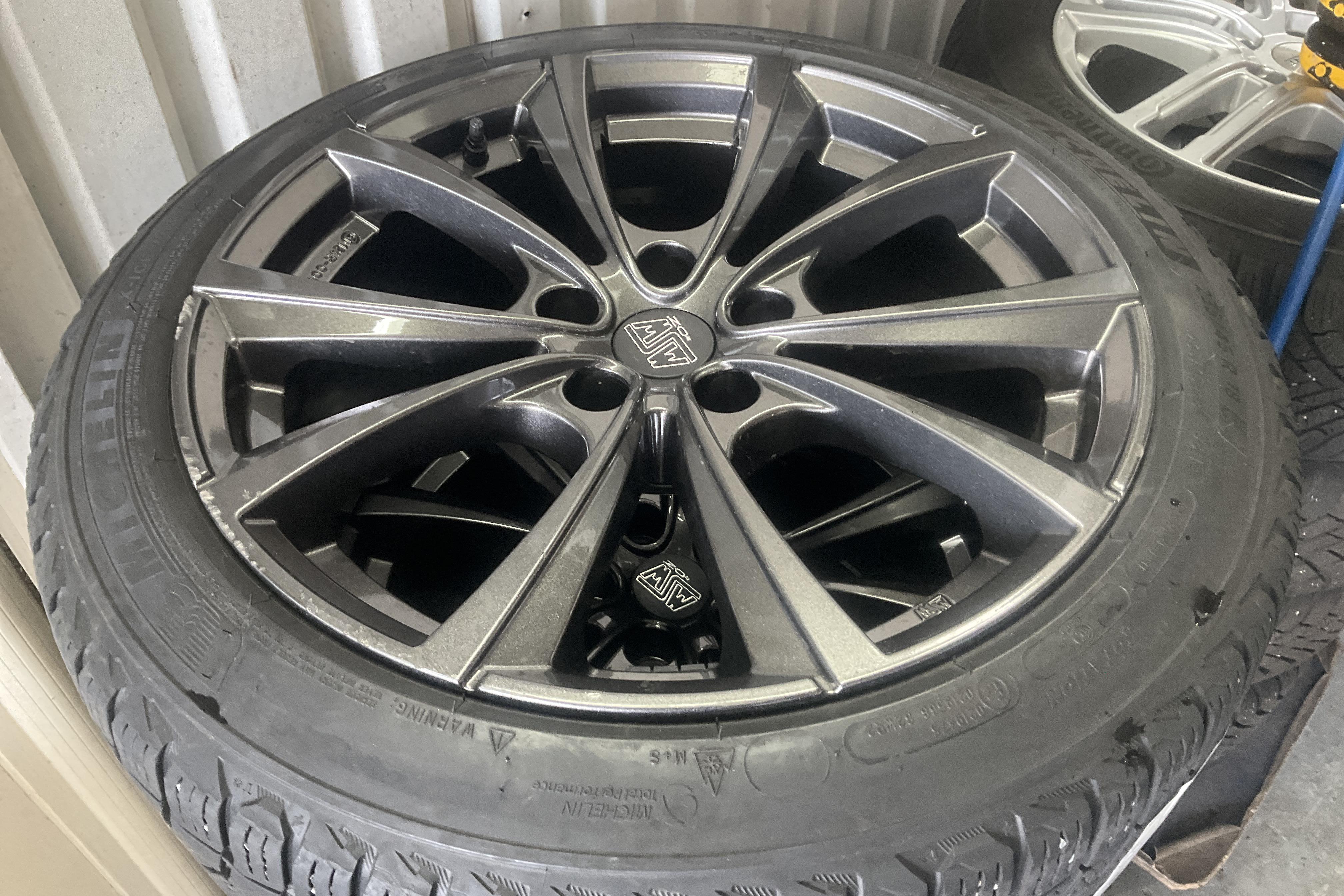 Tesla Model 3 Long Range Dual Motor AWD - 74 790 km - Automaattinen - harmaa - 2020