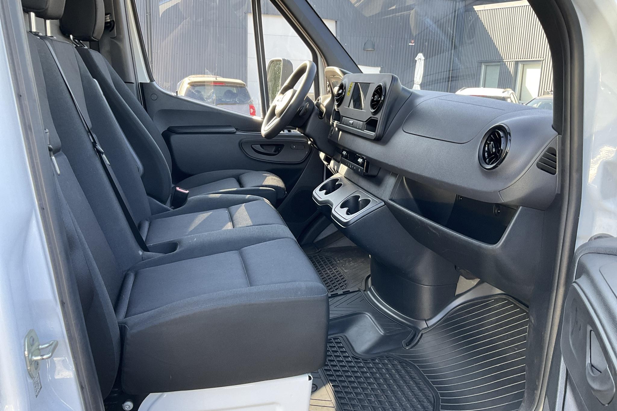 Mercedes Sprinter 317 CDI Volymskåp RWD (170hk) - 32 720 km - Automaatne - valge - 2023