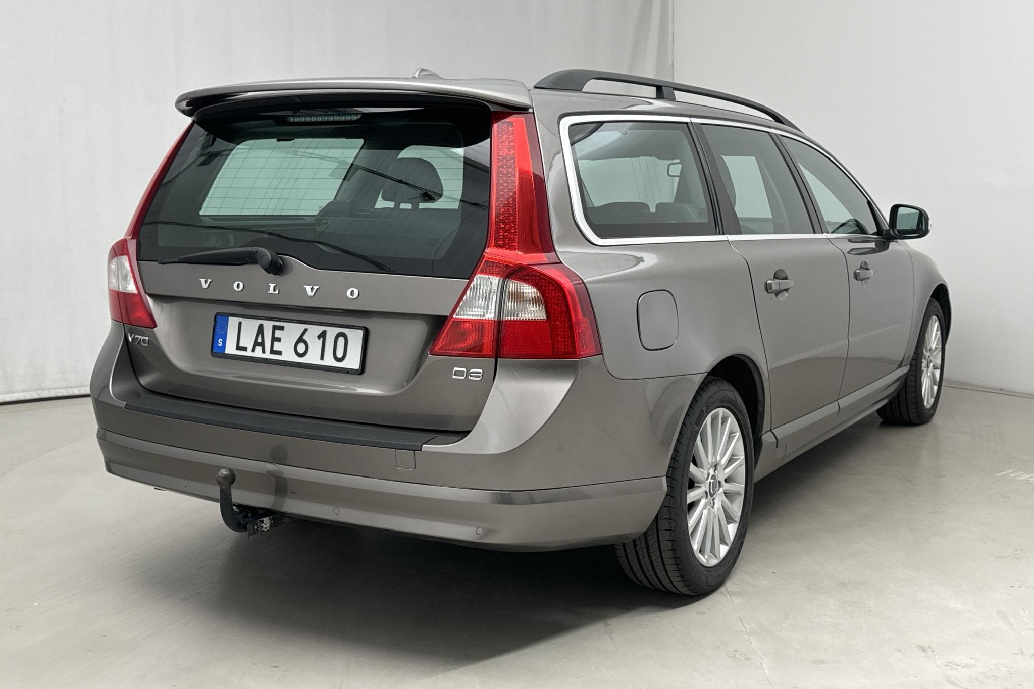 Volvo V70 II D3 (163hk) - 195 180 km - Automatic - gray - 2011