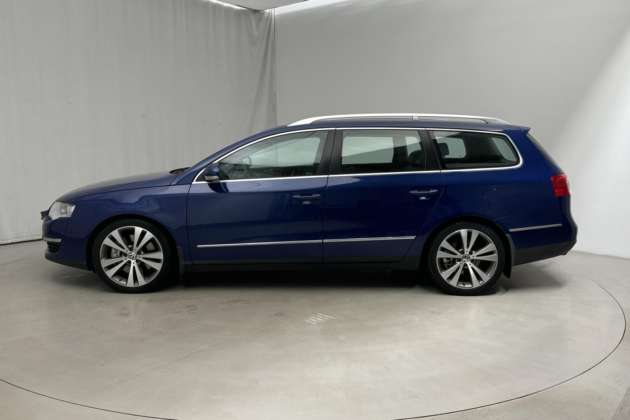 VW Passat 3.2 V6 Variant 4-Motion (250hk) - 21 405 mil - Automat - Light Blue - 2009