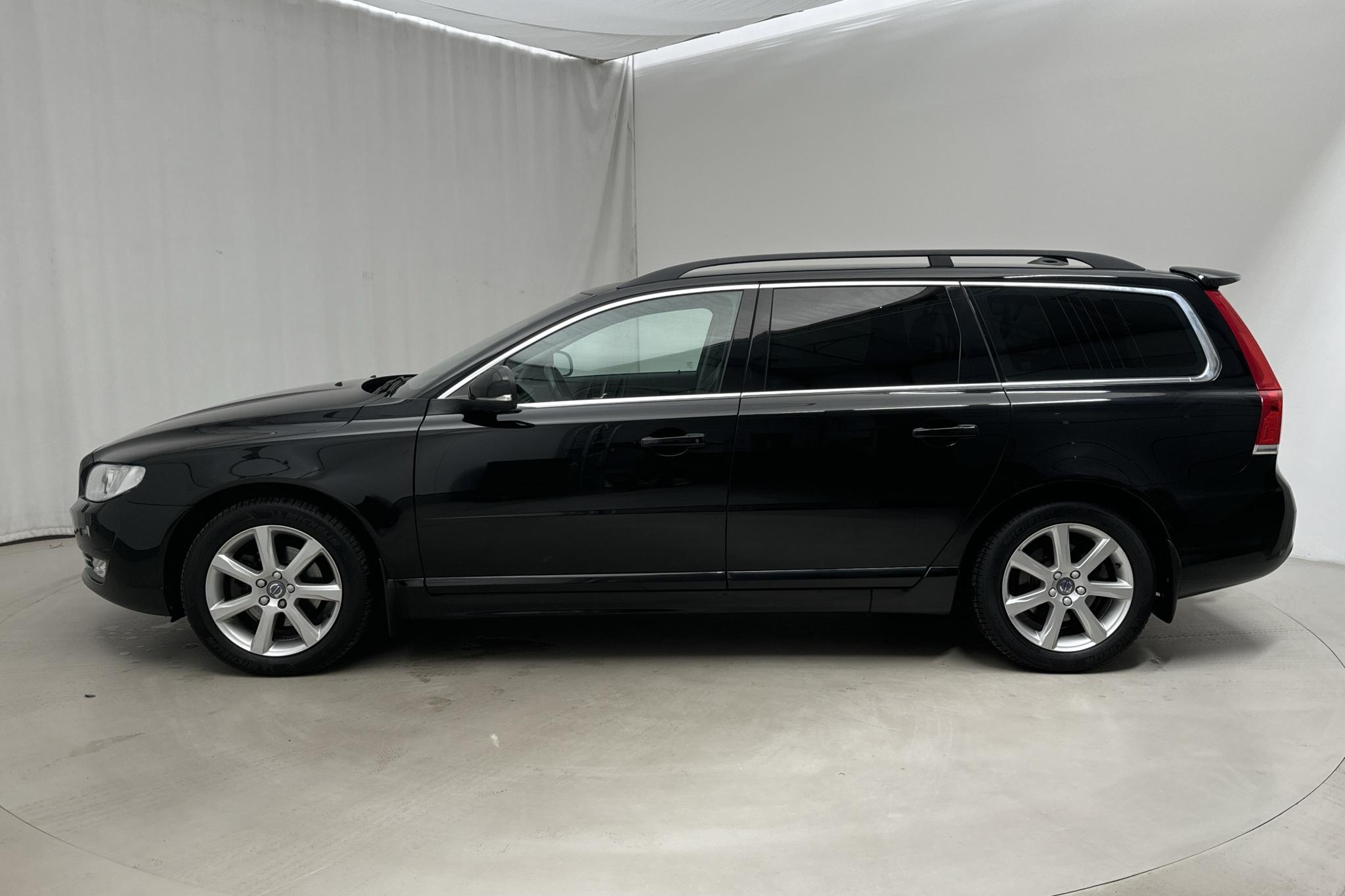 Volvo V70 II T4 (190hk) - 85 070 km - Manual - black - 2016