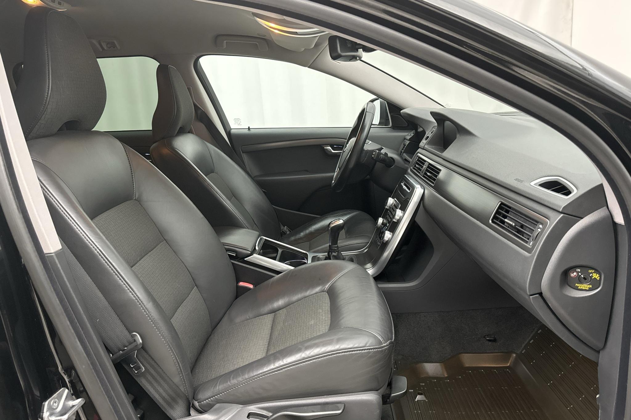 Volvo V70 II T4 (190hk) - 85 070 km - Käsitsi - must - 2016