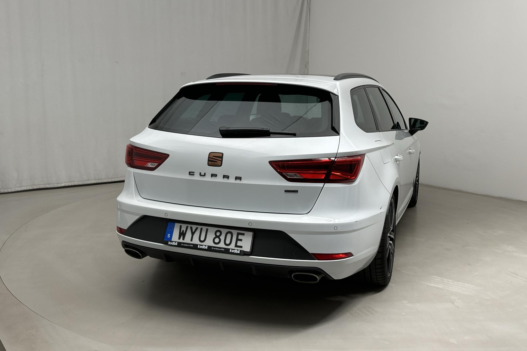 Seat Leon 2.0 TSI Cupra ST 4Drive (300hk) - 77 910 km - Automatyczna - biały - 2020