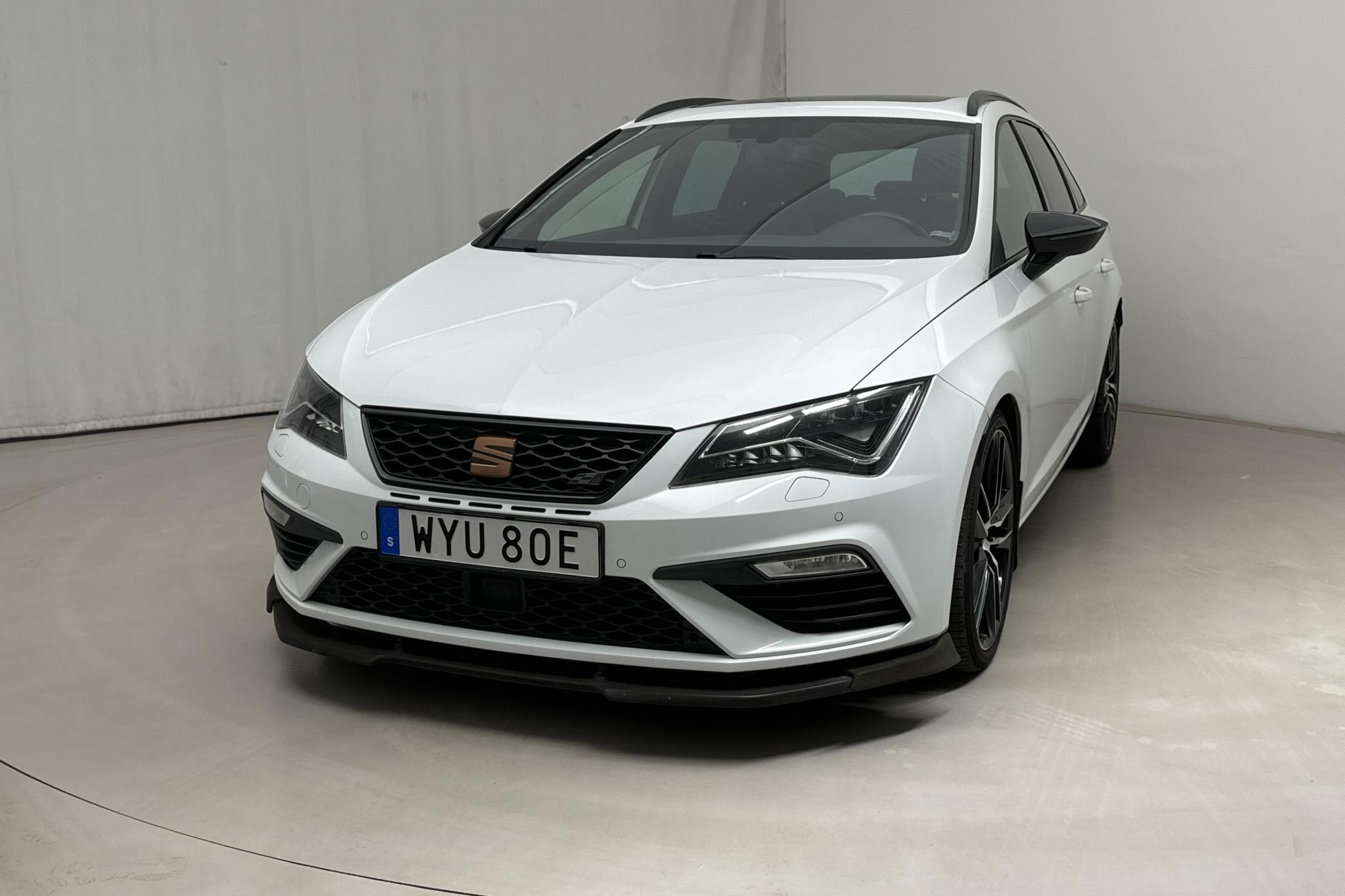 Seat Leon 2.0 TSI Cupra ST 4Drive (300hk) - 77 910 km - Automaattinen - valkoinen - 2020