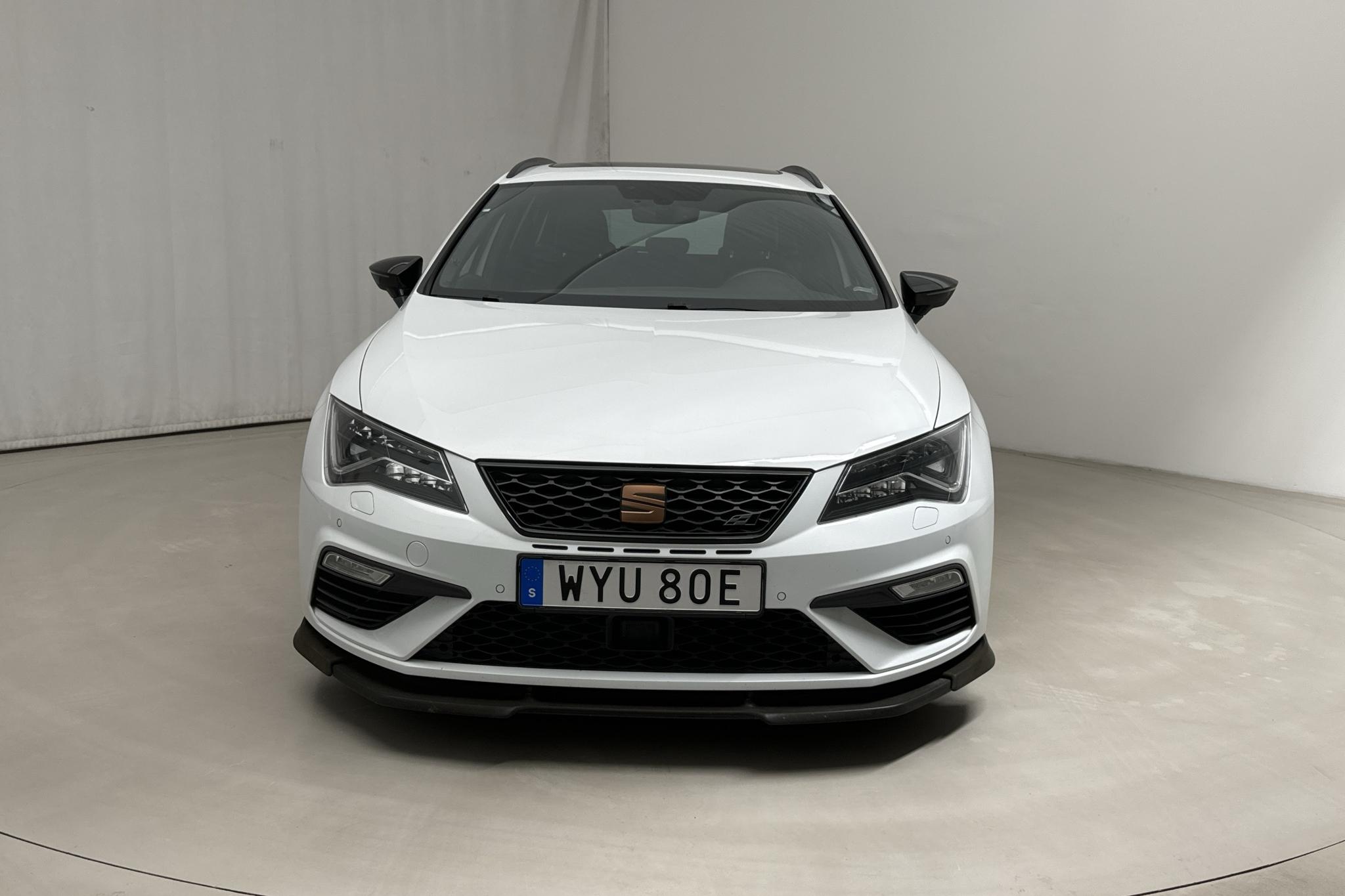 Seat Leon 2.0 TSI Cupra ST 4Drive (300hk) - 77 910 km - Automaattinen - valkoinen - 2020