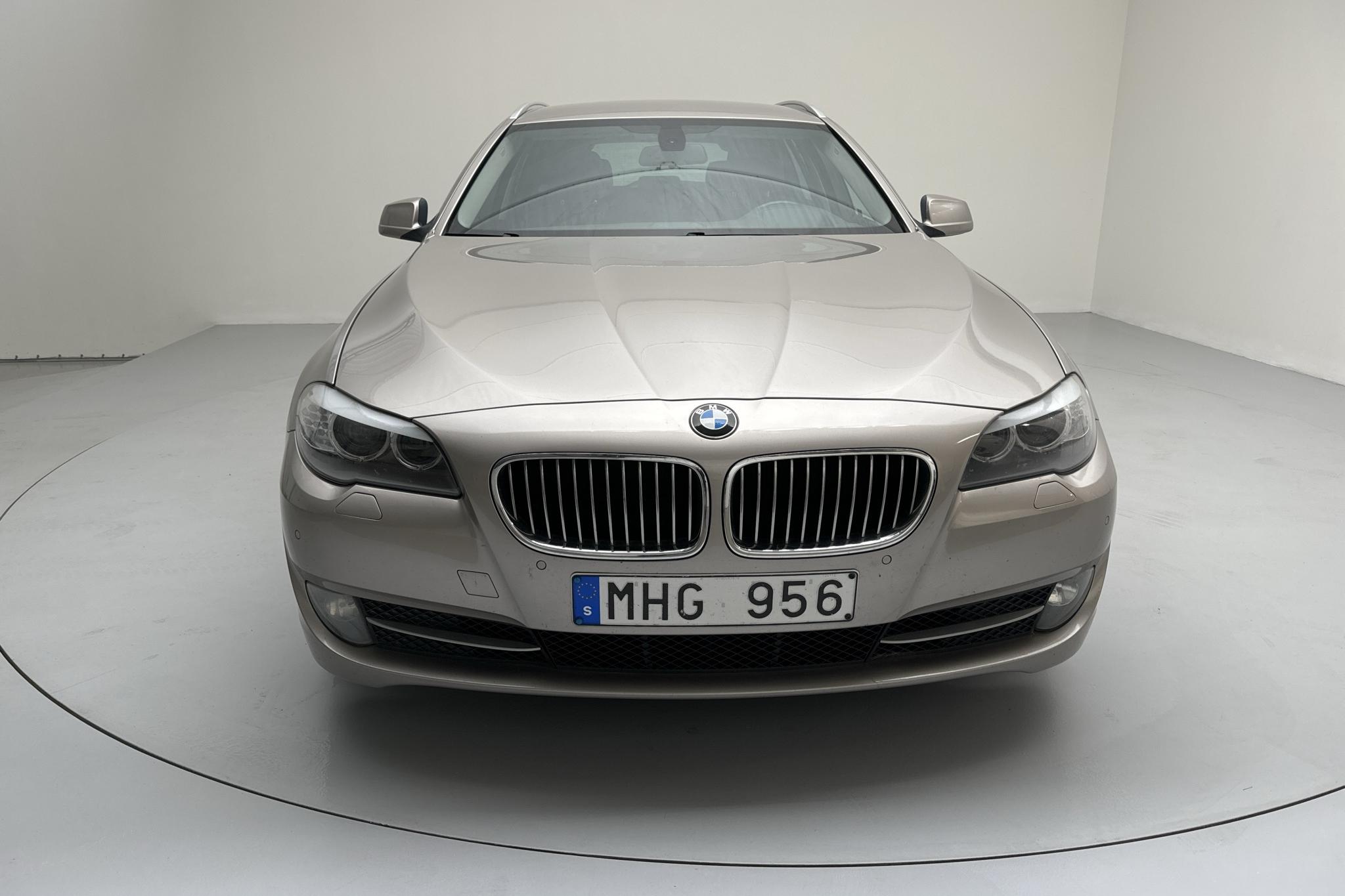 BMW 520d Touring, F11 (184hk) - 158 510 km - Automatyczna - srebro - 2012