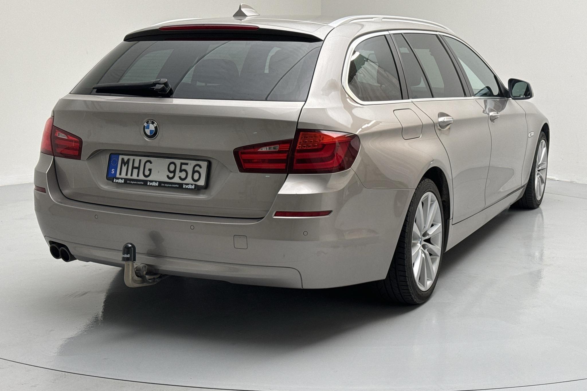 BMW 520d Touring, F11 (184hk) - 158 510 km - Automaattinen - hopea - 2012