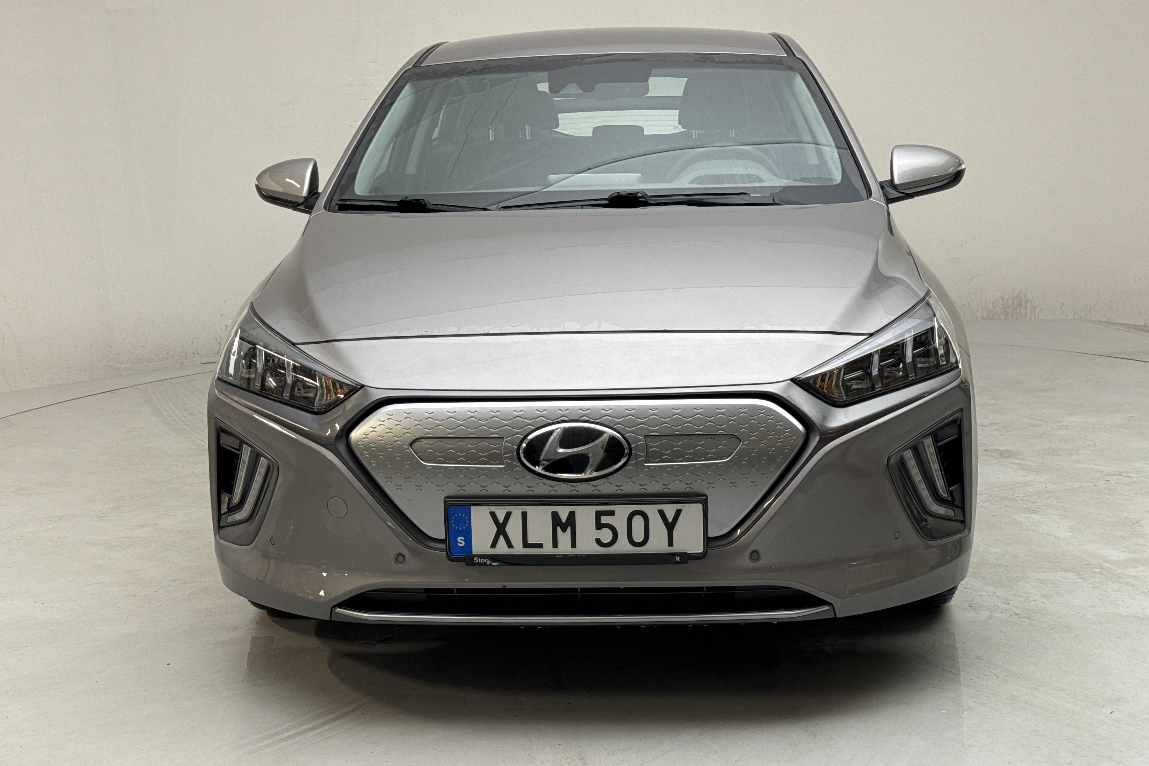 Hyundai IONIQ Electric (136hk) - 1 875 mil - Automat - grå - 2020