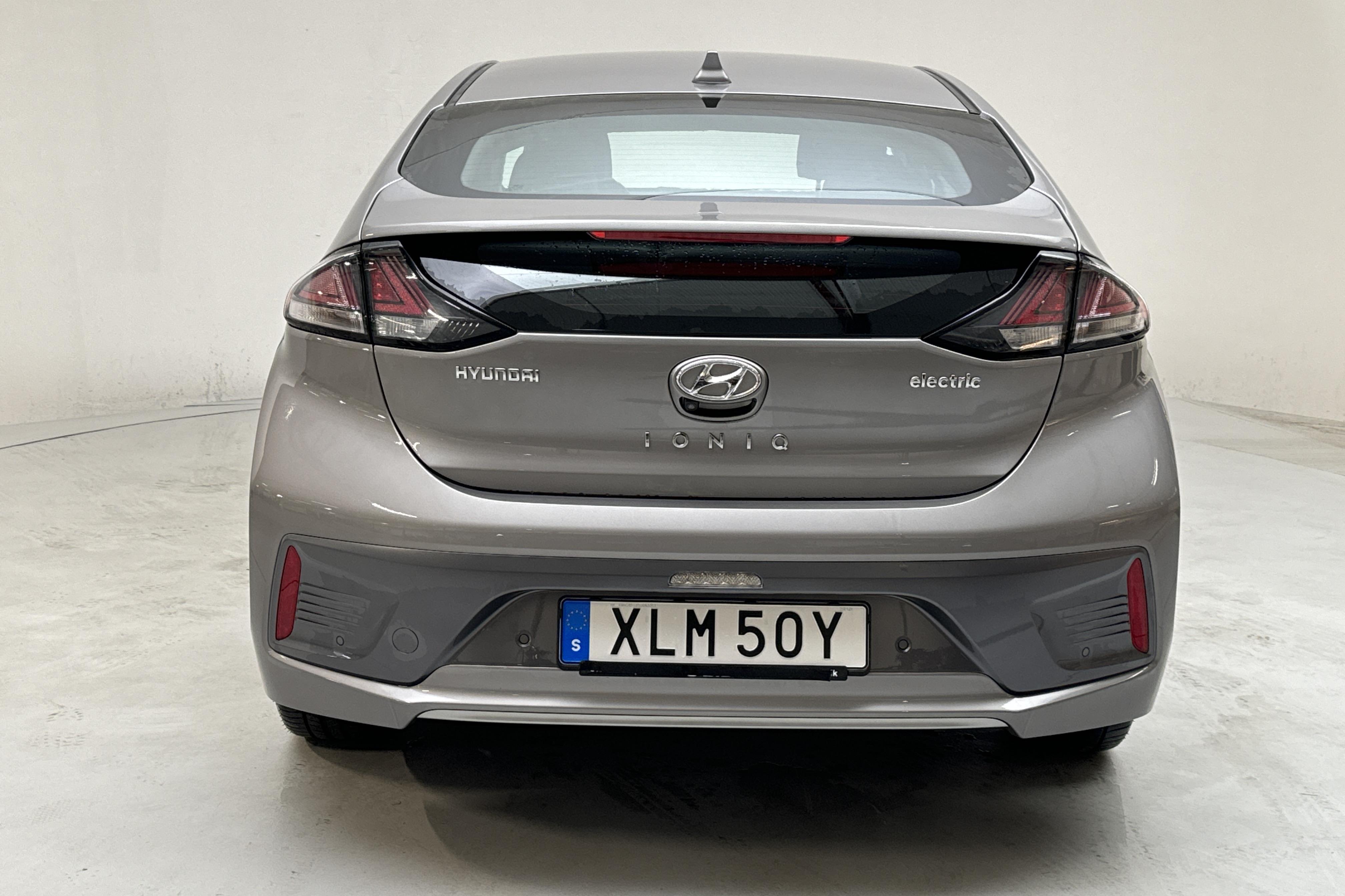 Hyundai IONIQ Electric (136hk) - 18 750 km - Automaattinen - harmaa - 2020