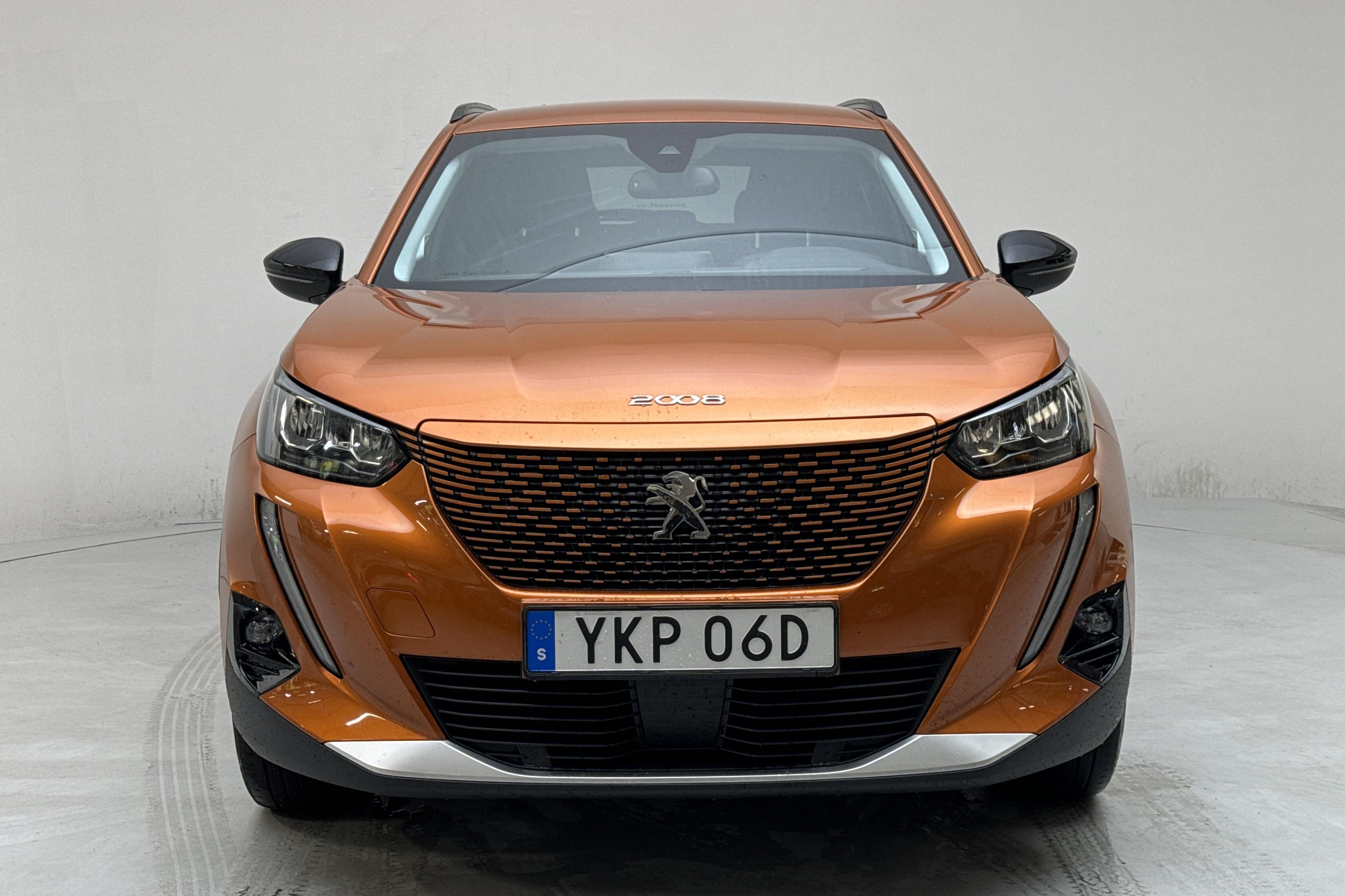 Peugeot e-2008 50 kWh (136hk) - 28 410 km - Automaatne - oranž - 2022