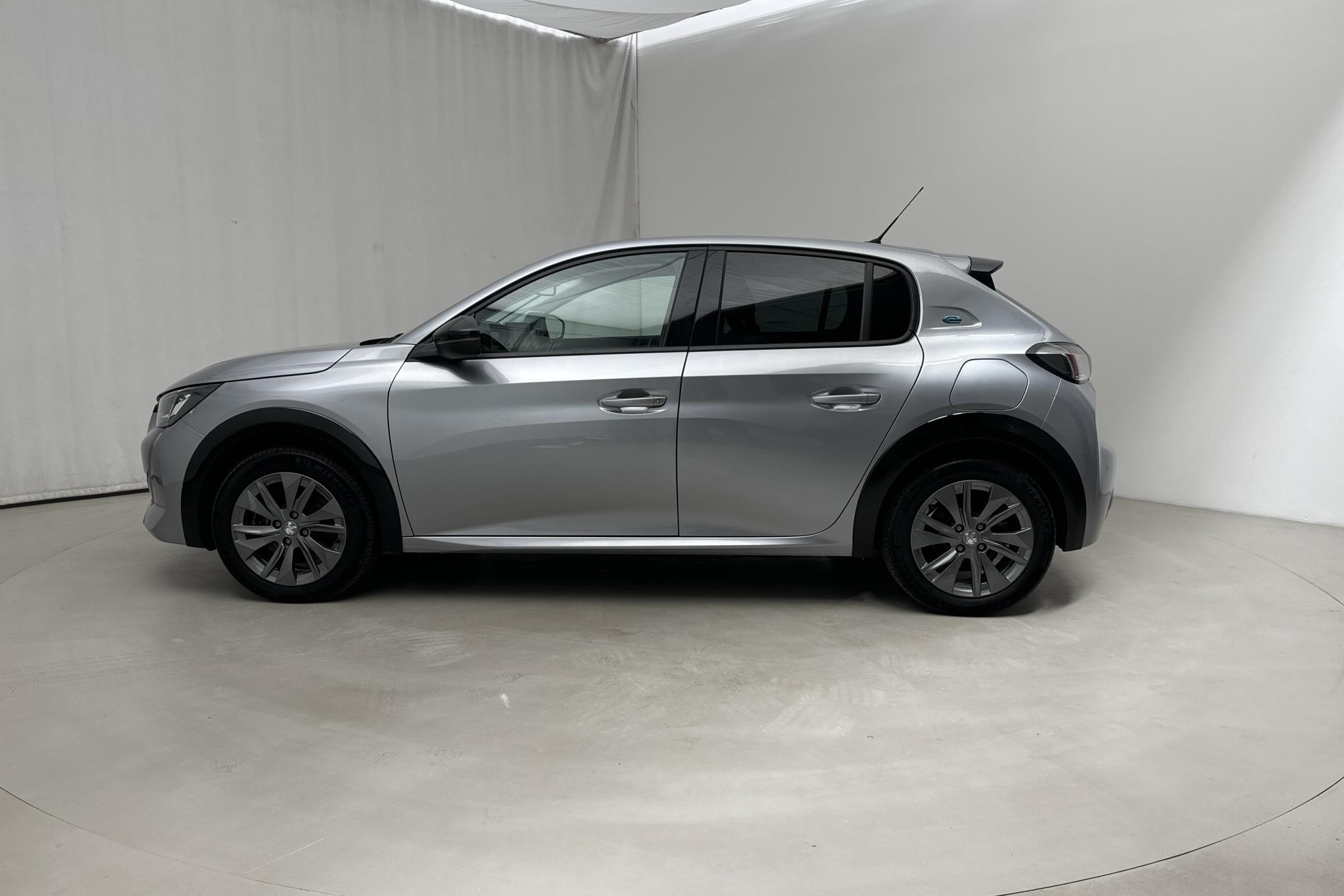 Peugeot e-208 50 kWh 5dr (136hk) - 23 340 km - Automatyczna - szary - 2022