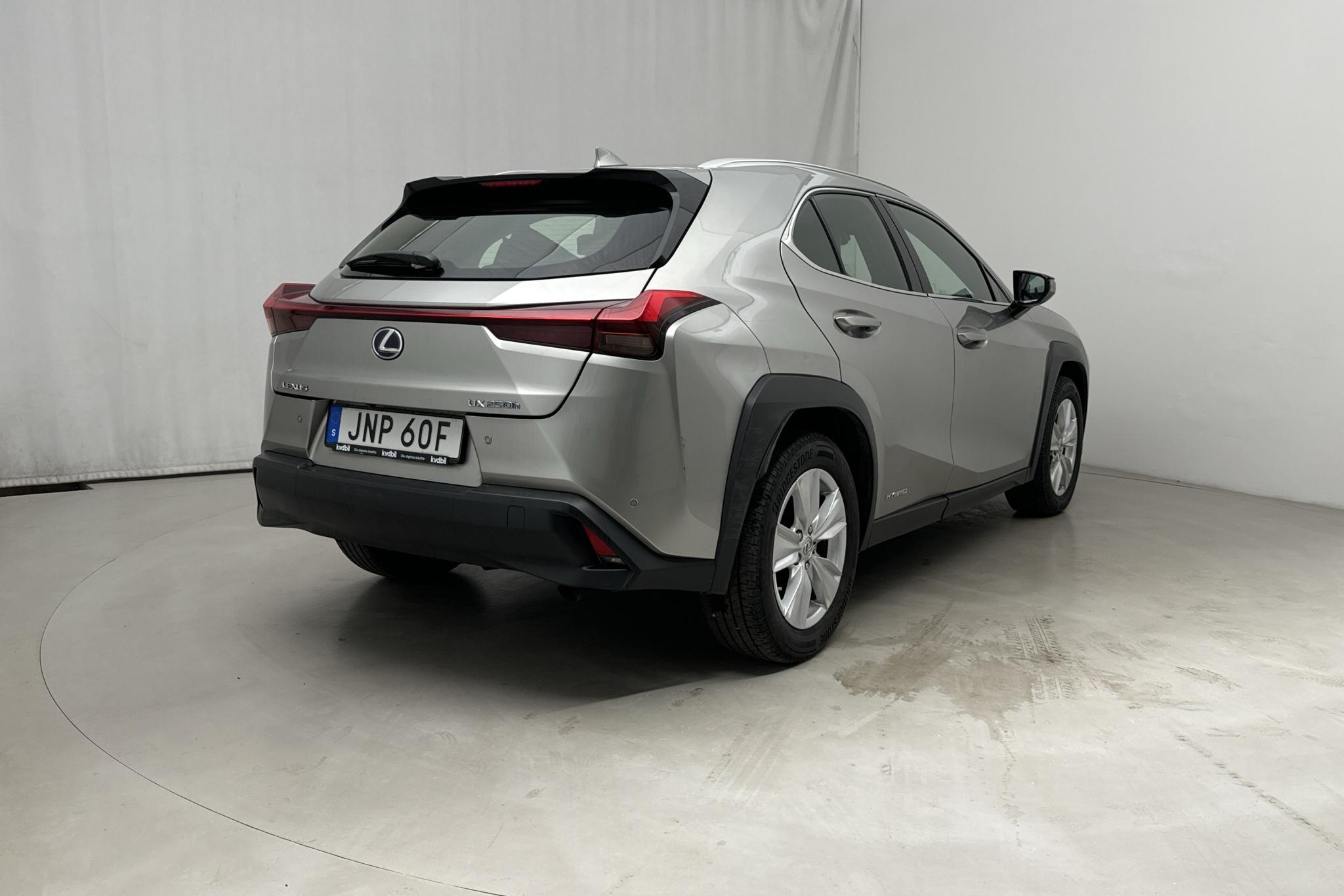 Lexus UX 250h AWD (178hk) - 54 620 km - Automaattinen - Light Grey - 2019