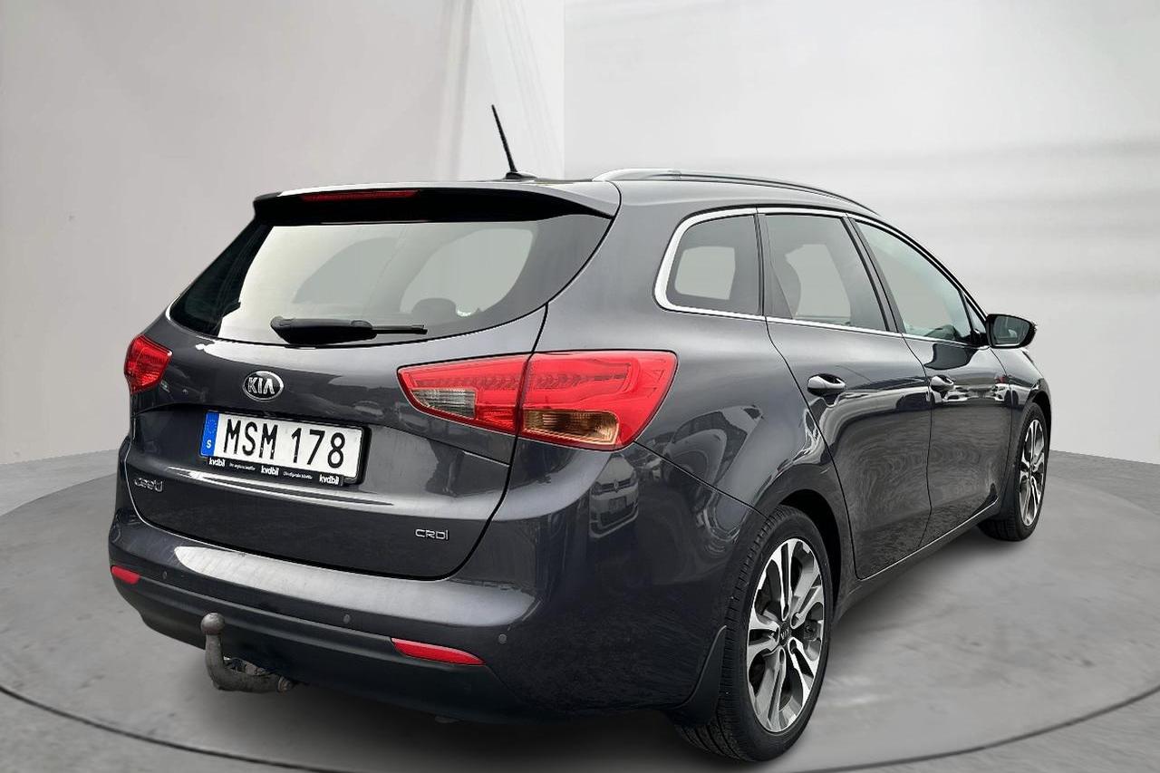 KIA Cee'd 1.6 CRDi SW (128hk) - 147 260 km - Käsitsi - hall - 2015