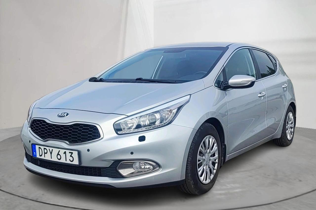 KIA Cee'd 1.6 CRDi 5dr (110hk) - 11 996 mil - Manuell - grå - 2015