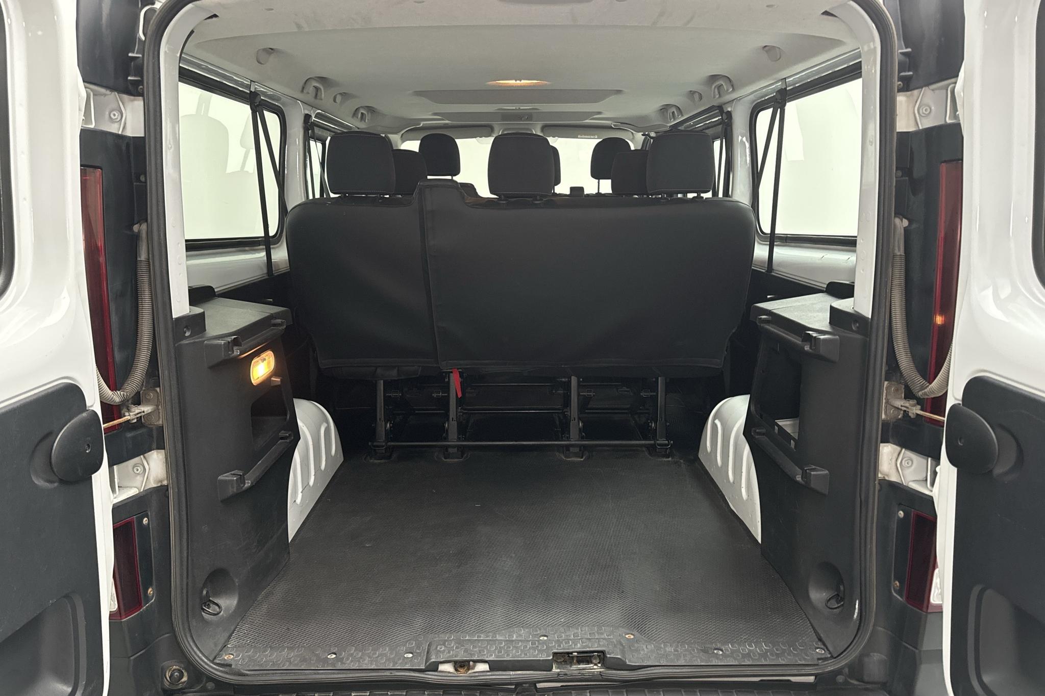 Renault Trafic Kombi 1.6 dCi (125hk) - 297 290 km - Manuaalinen - valkoinen - 2017