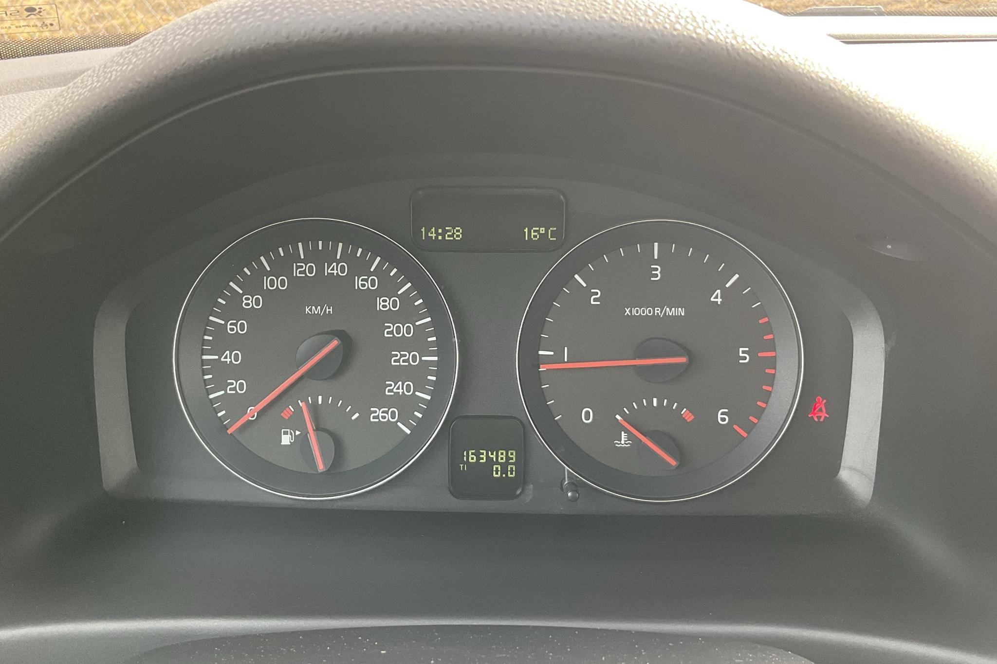 Volvo C30 1.6D DRIVe (109hk) - 163 490 km - Käsitsi - punane - 2011